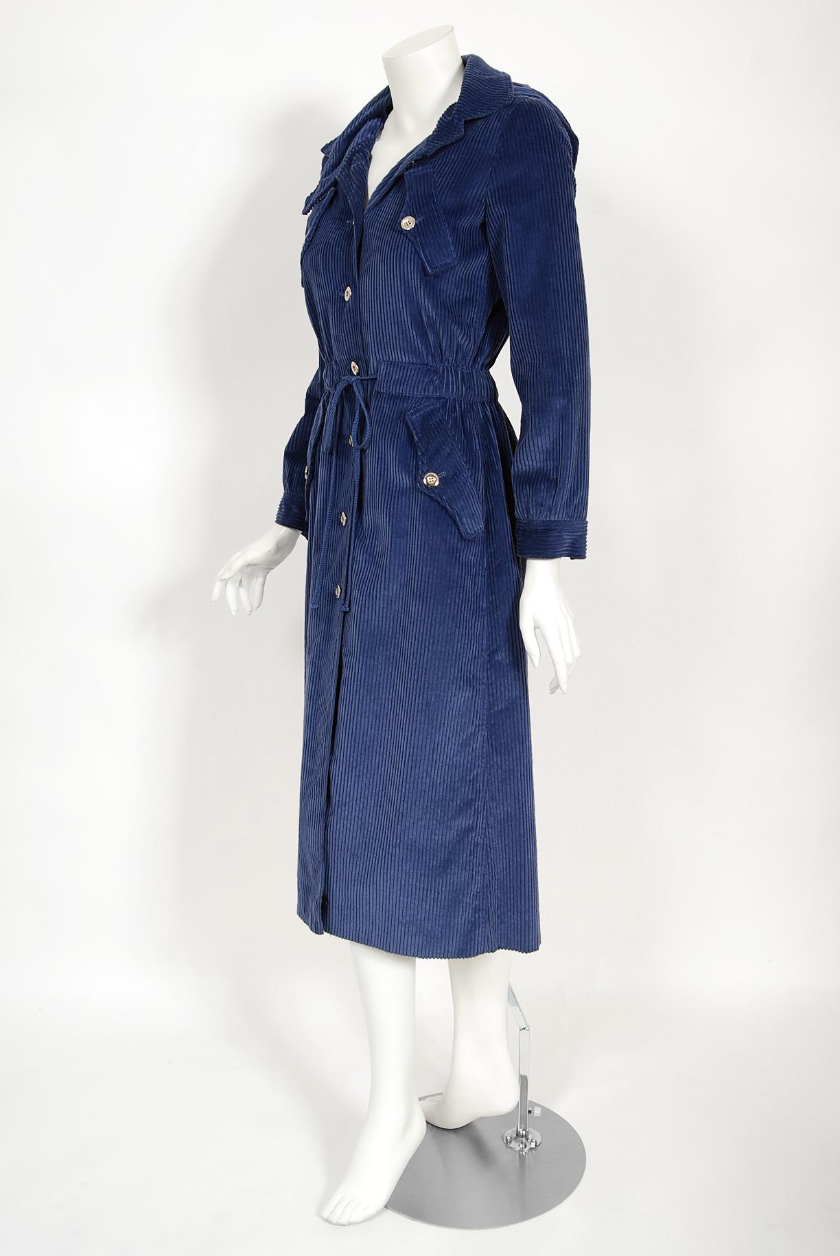 Vintage 1970s Courrèges Navy Blue Corduroy Waist-Tie Detachable Hood Jacket Coat For Sale 7
