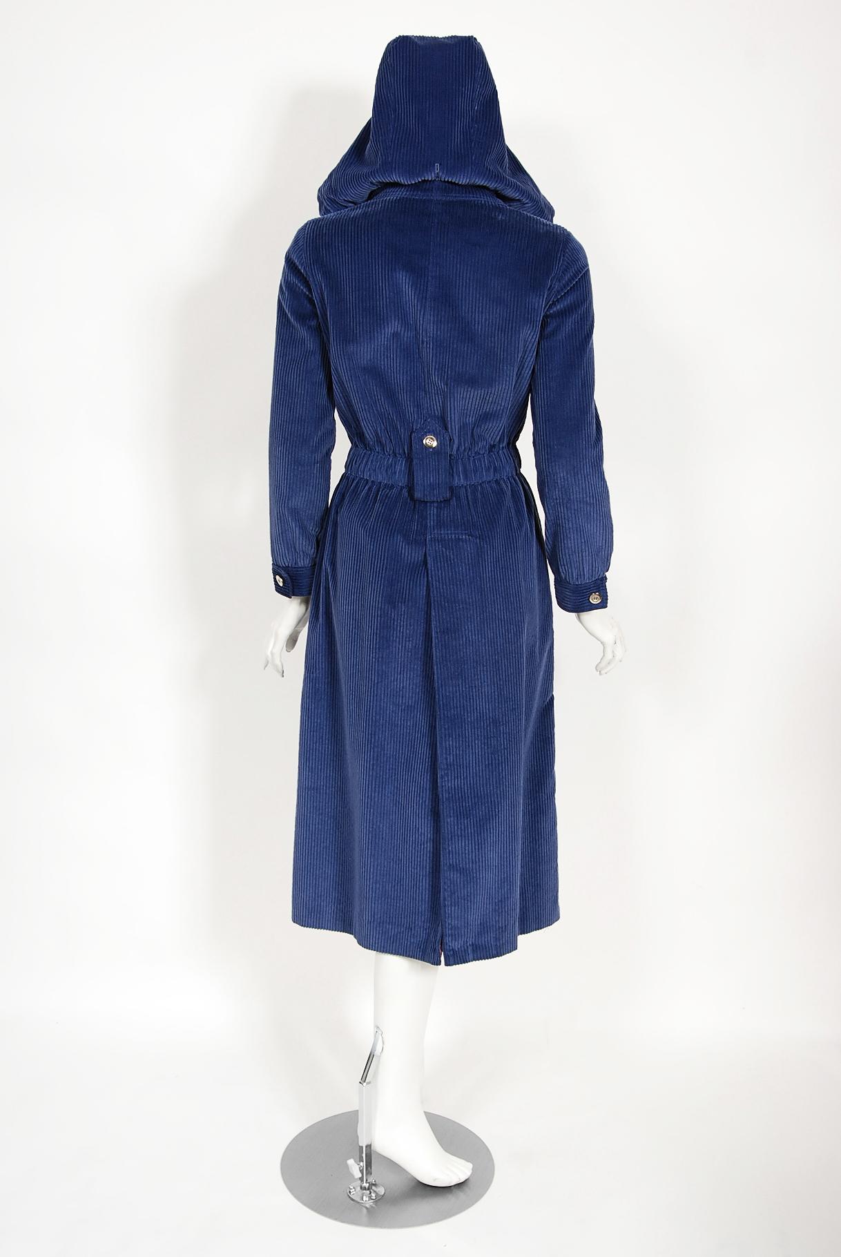 Vintage 1970s Courrèges Navy Blue Corduroy Waist-Tie Detachable Hood Jacket Coat For Sale 10