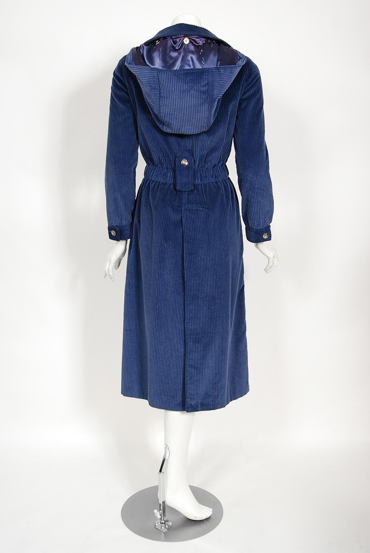 Vintage 1970s Courrèges Navy Blue Corduroy Waist-Tie Detachable Hood Jacket Coat For Sale 11
