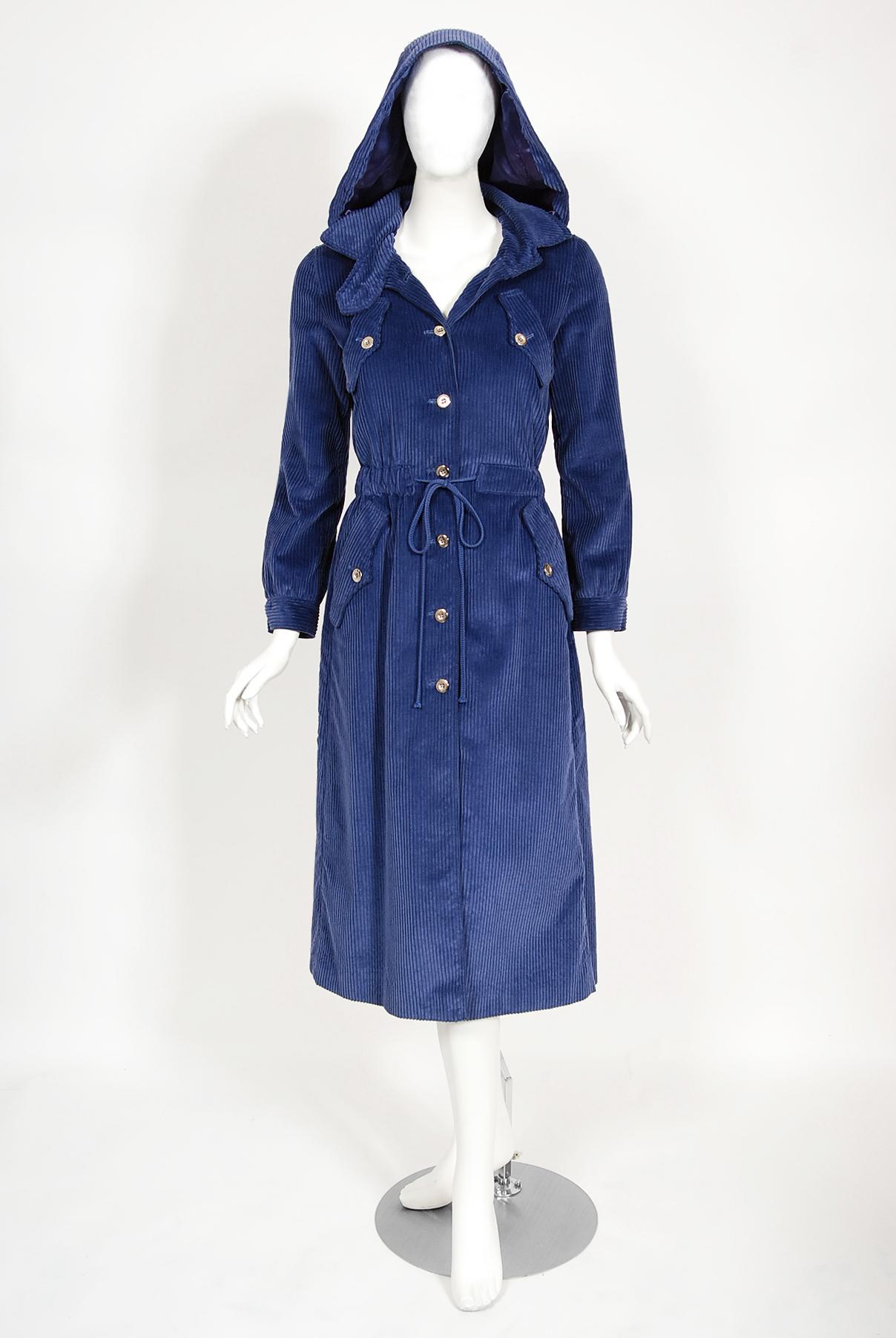 Vintage 1970s Courrèges Navy Blue Corduroy Waist-Tie Detachable Hood Jacket Coat In Good Condition For Sale In Beverly Hills, CA