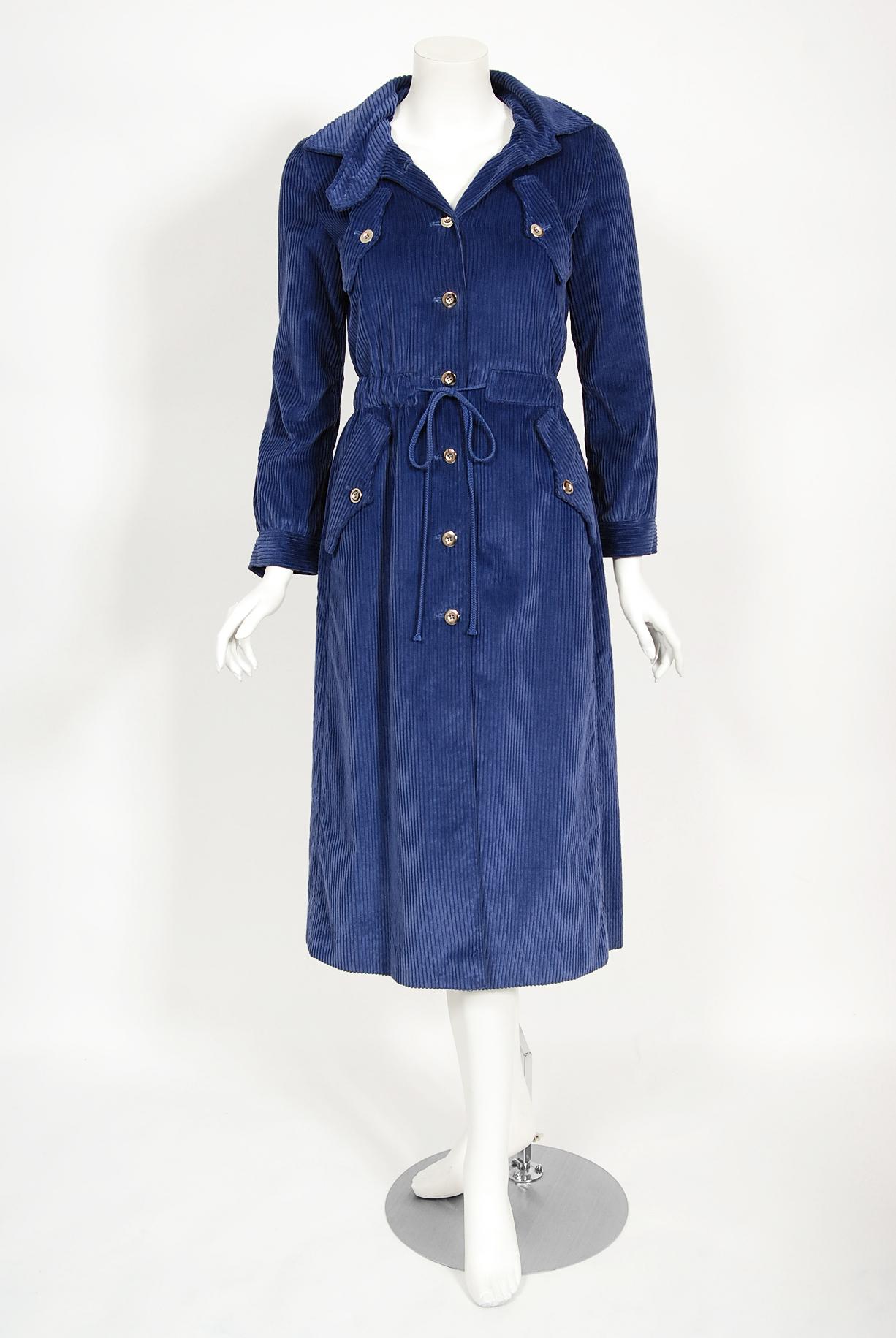 Vintage 1970s Courrèges Navy Blue Corduroy Waist-Tie Detachable Hood Jacket Coat For Sale 2