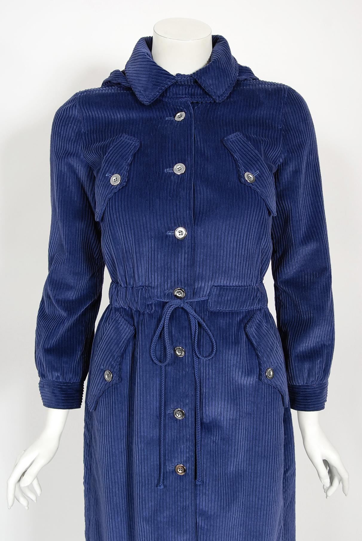 Vintage 1970s Courrèges Navy Blue Corduroy Waist-Tie Detachable Hood Jacket Coat For Sale 3