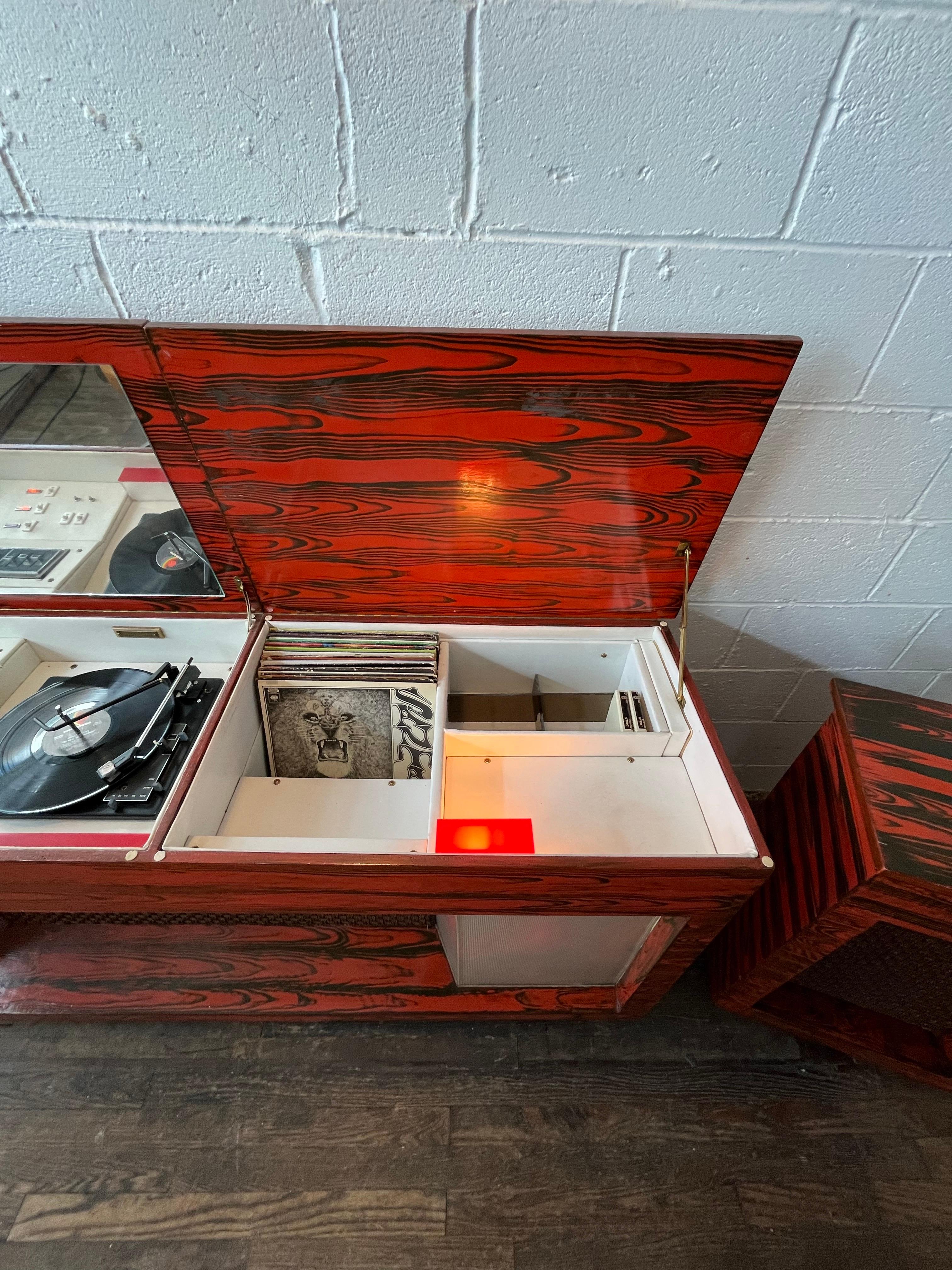 Vintage 1970's Custom Stereo Konsole Plattenspieler 8 Spur im Zustand „Gut“ im Angebot in W Allenhurst, NJ