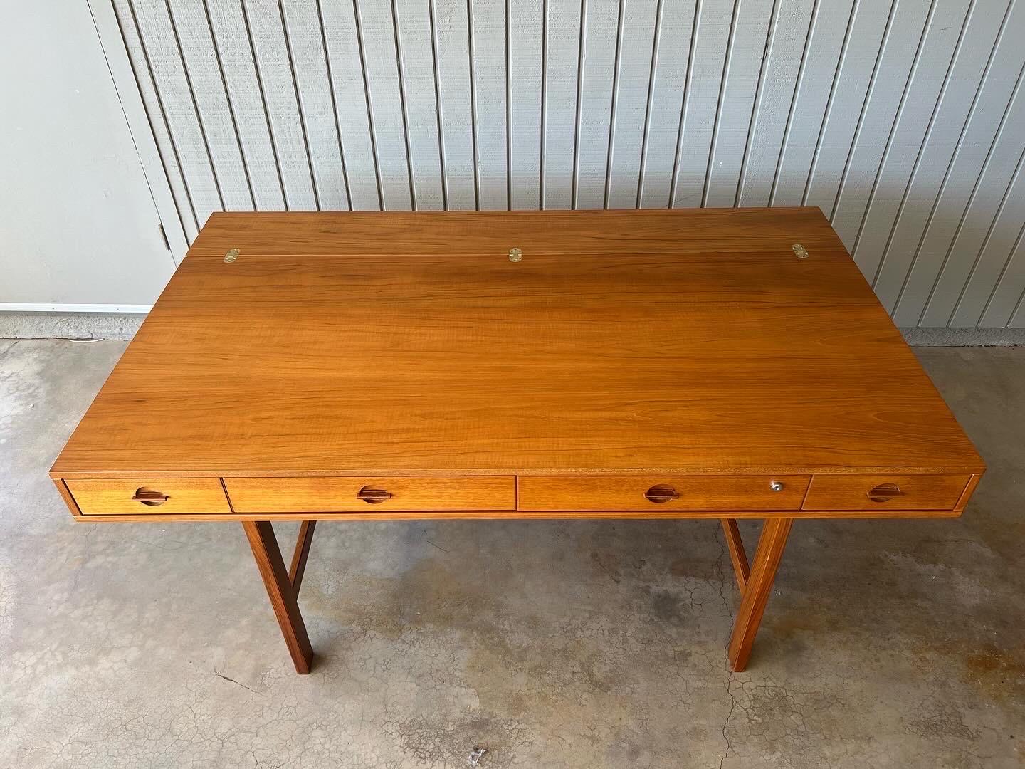 Vintage 1970s Danish Mid Century Modern Teak Wood Lovig Desk In Good Condition For Sale In Phoenix, AZ