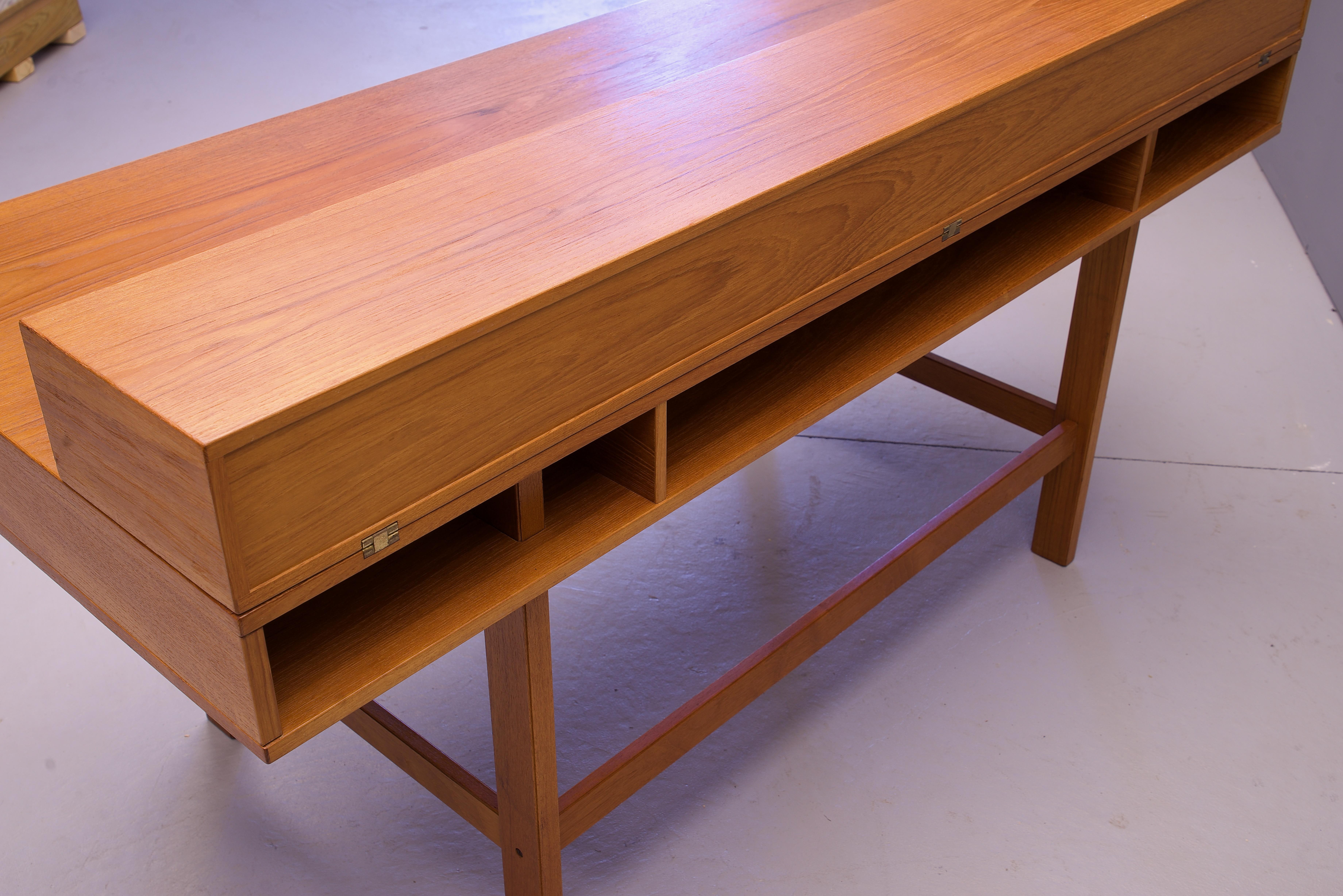 Bureau en teck vintage des années 1970 de Peter Lovig Nielsen (Danish Modern Flip-Top Partners) en vente 4