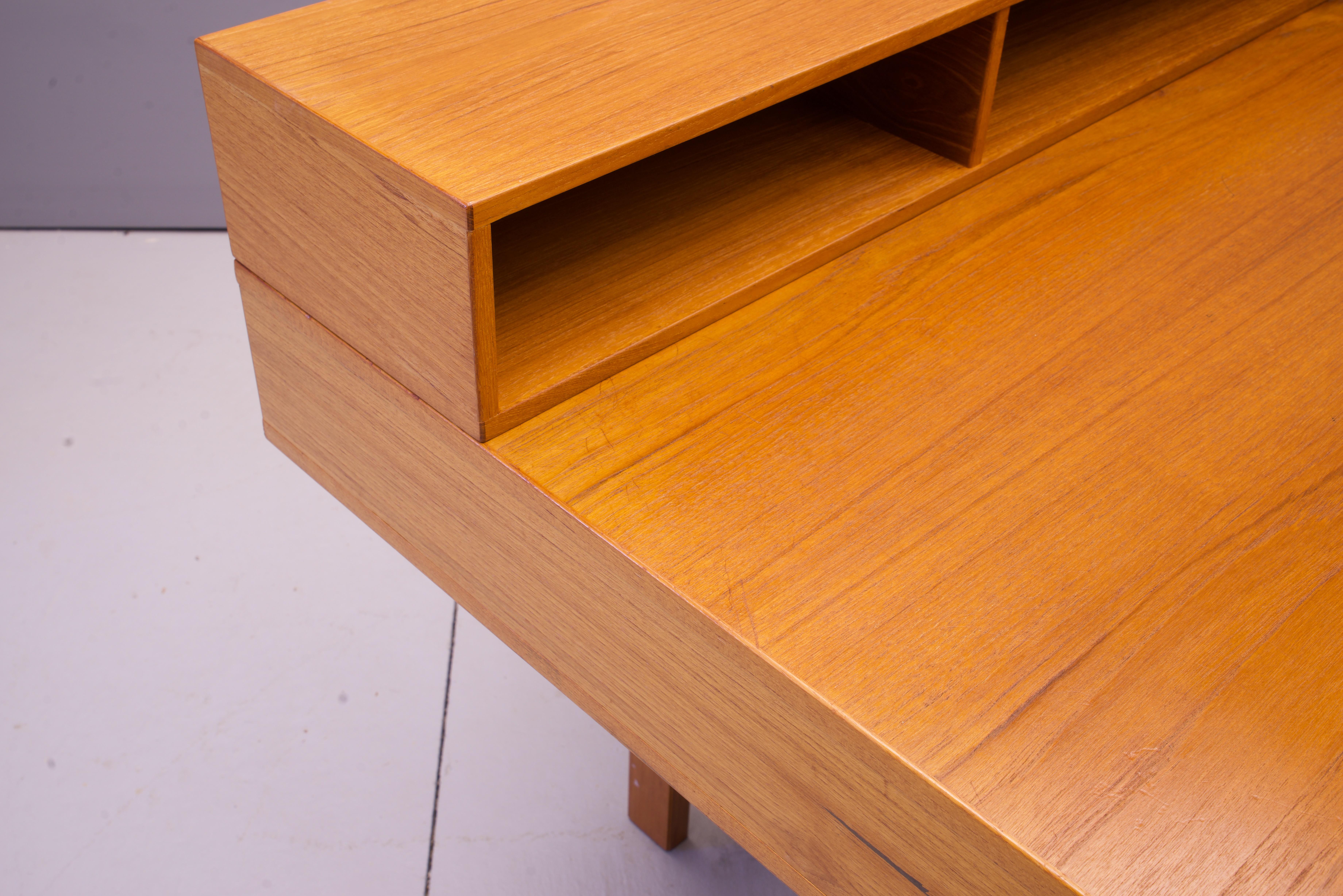 Bureau en teck vintage des années 1970 de Peter Lovig Nielsen (Danish Modern Flip-Top Partners) en vente 5