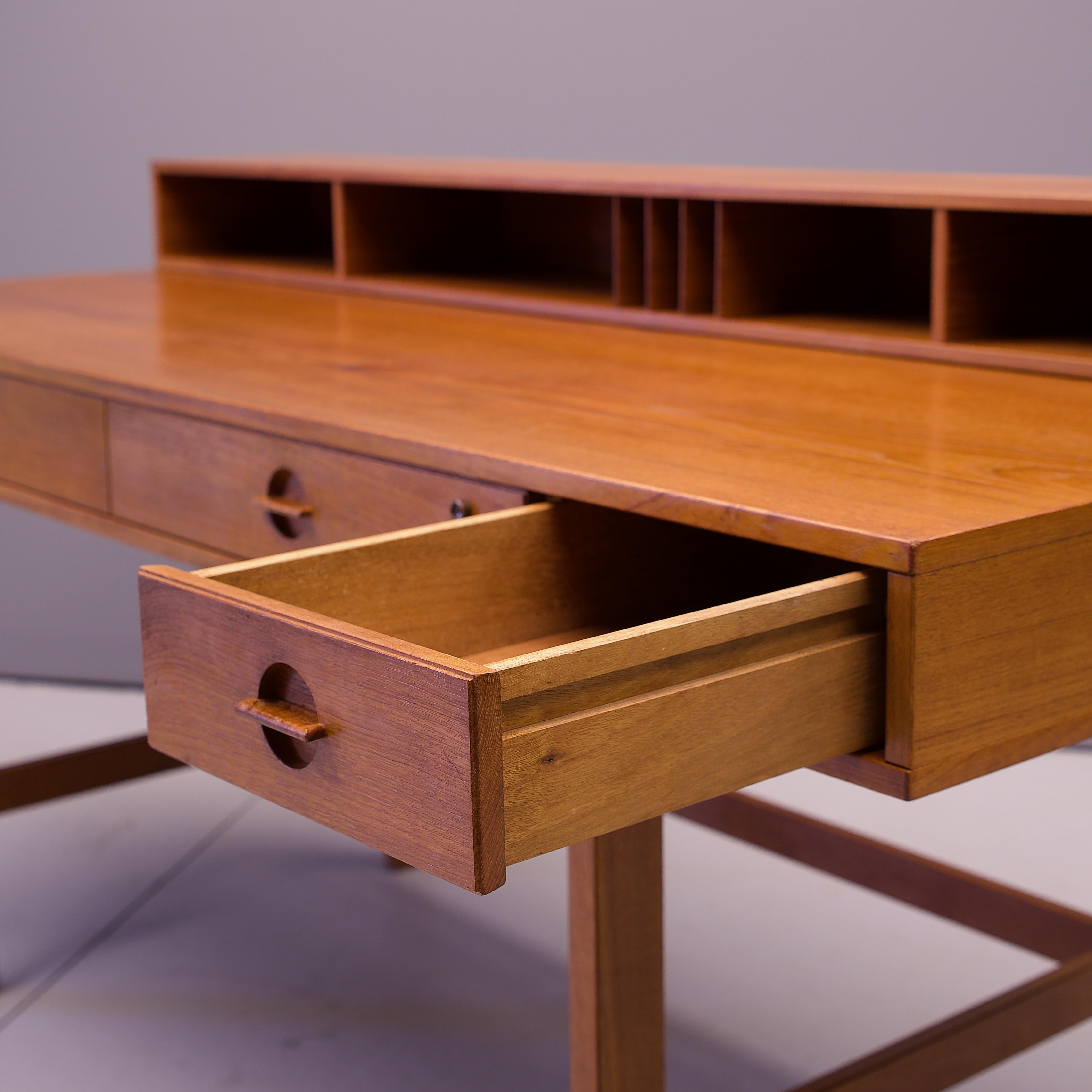 Bureau en teck vintage des années 1970 de Peter Lovig Nielsen (Danish Modern Flip-Top Partners) en vente 1