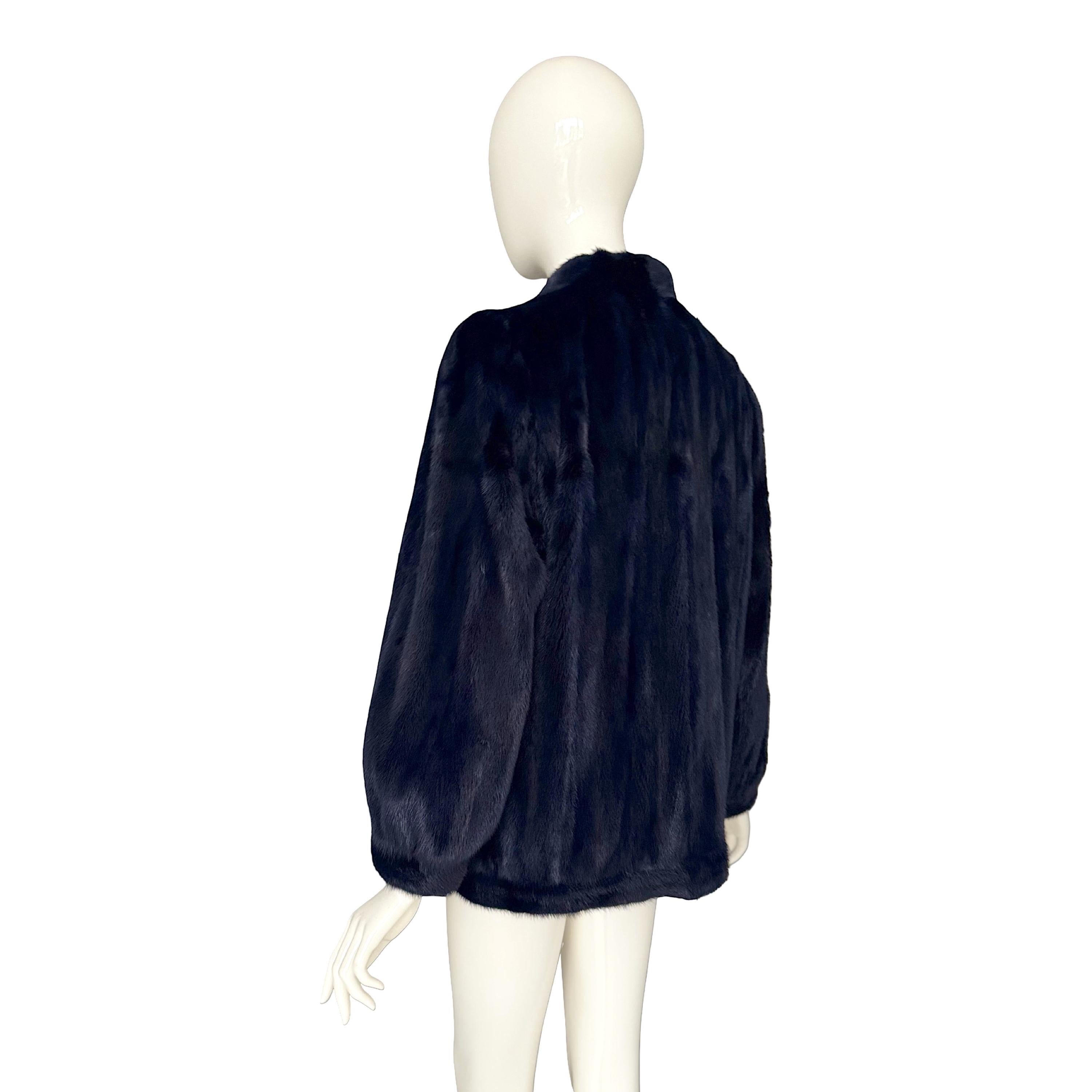 Vintage Años 70 Azul Medianoche Oscuro Chaqueta de piel de visón canadiense Majestic Negro en venta