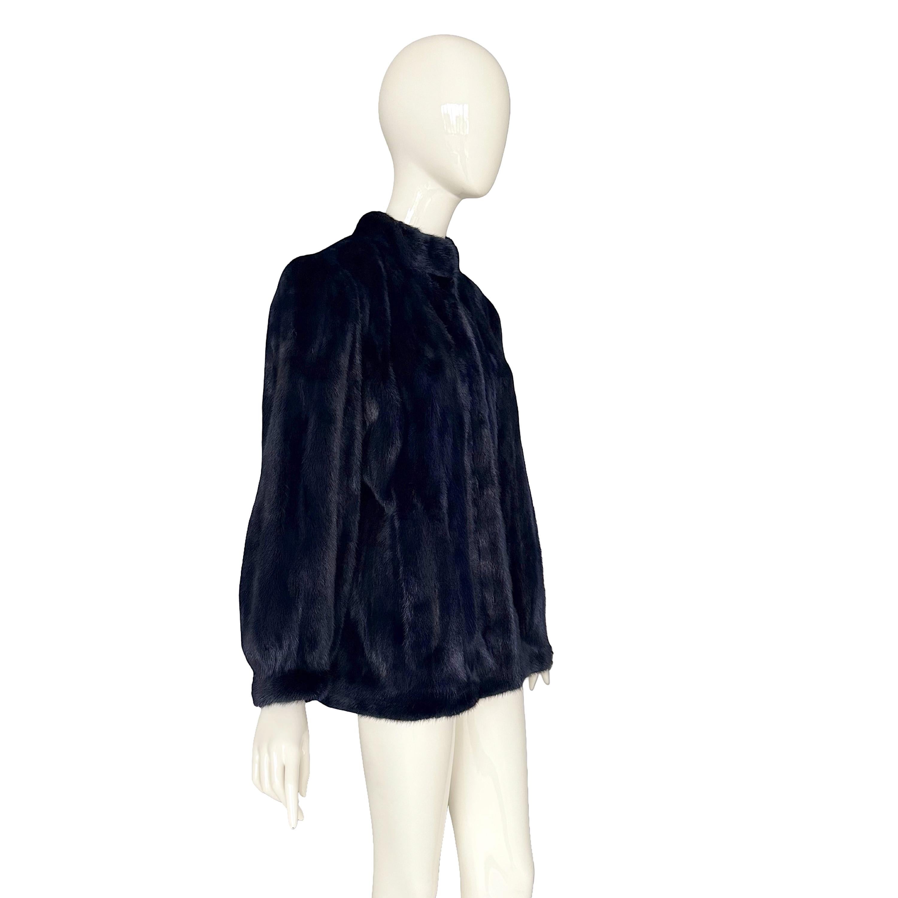 De las mujeres Vintage Años 70 Azul Medianoche Oscuro Chaqueta de piel de visón canadiense Majestic en venta