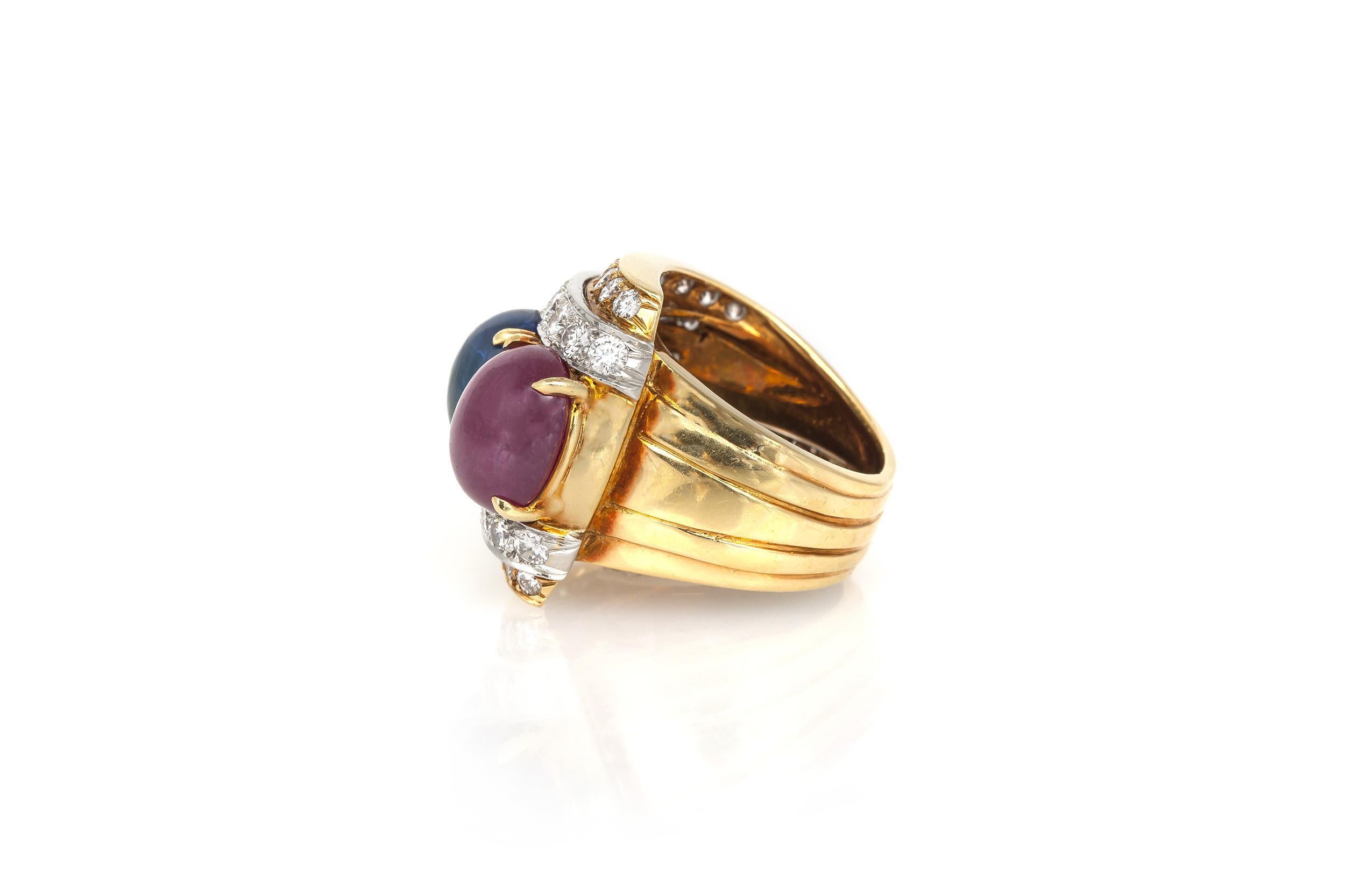 Vintage 1970er Jahre David Webb Cabochon Rubin Saphir und Smaragd Ring im Zustand „Gut“ im Angebot in New York, NY