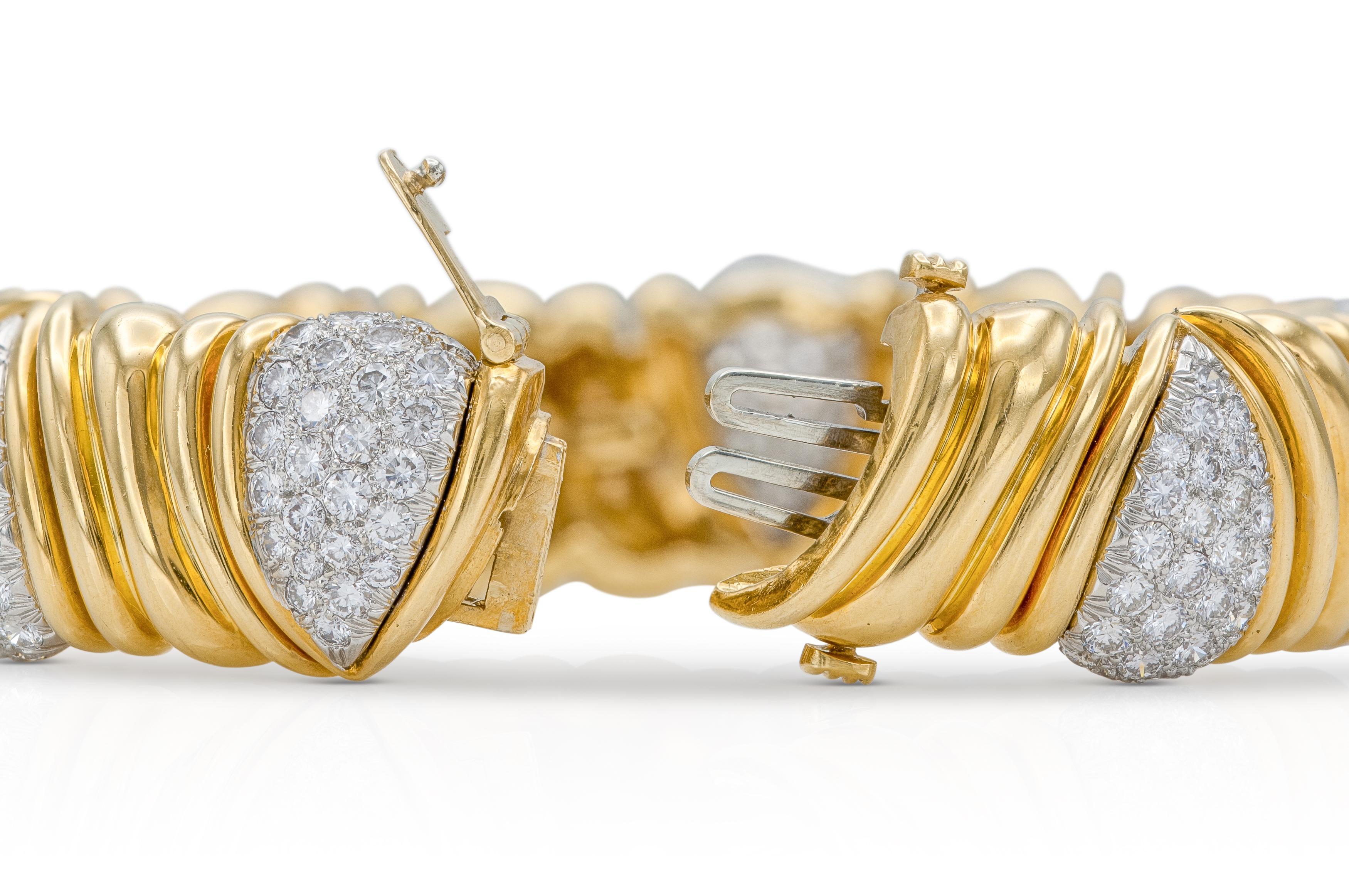 Taille ronde David Webb Bracelet vintage en or et diamants des années 1970 en vente