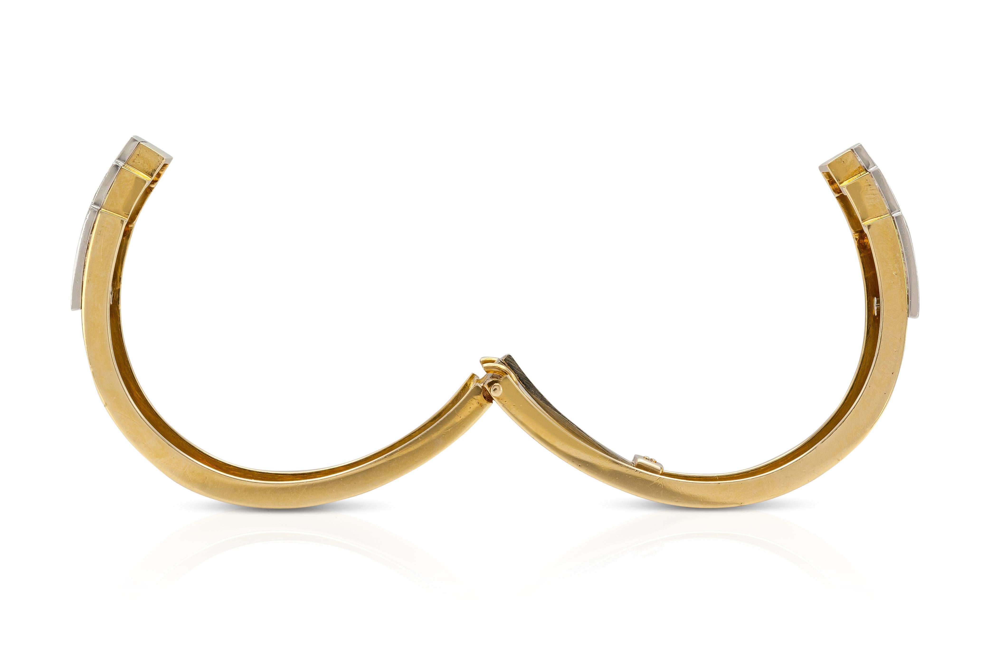 Vintage 1970s David Webb Gold and Diamond Cuff Bracelet In Good Condition For Sale In New York, NY