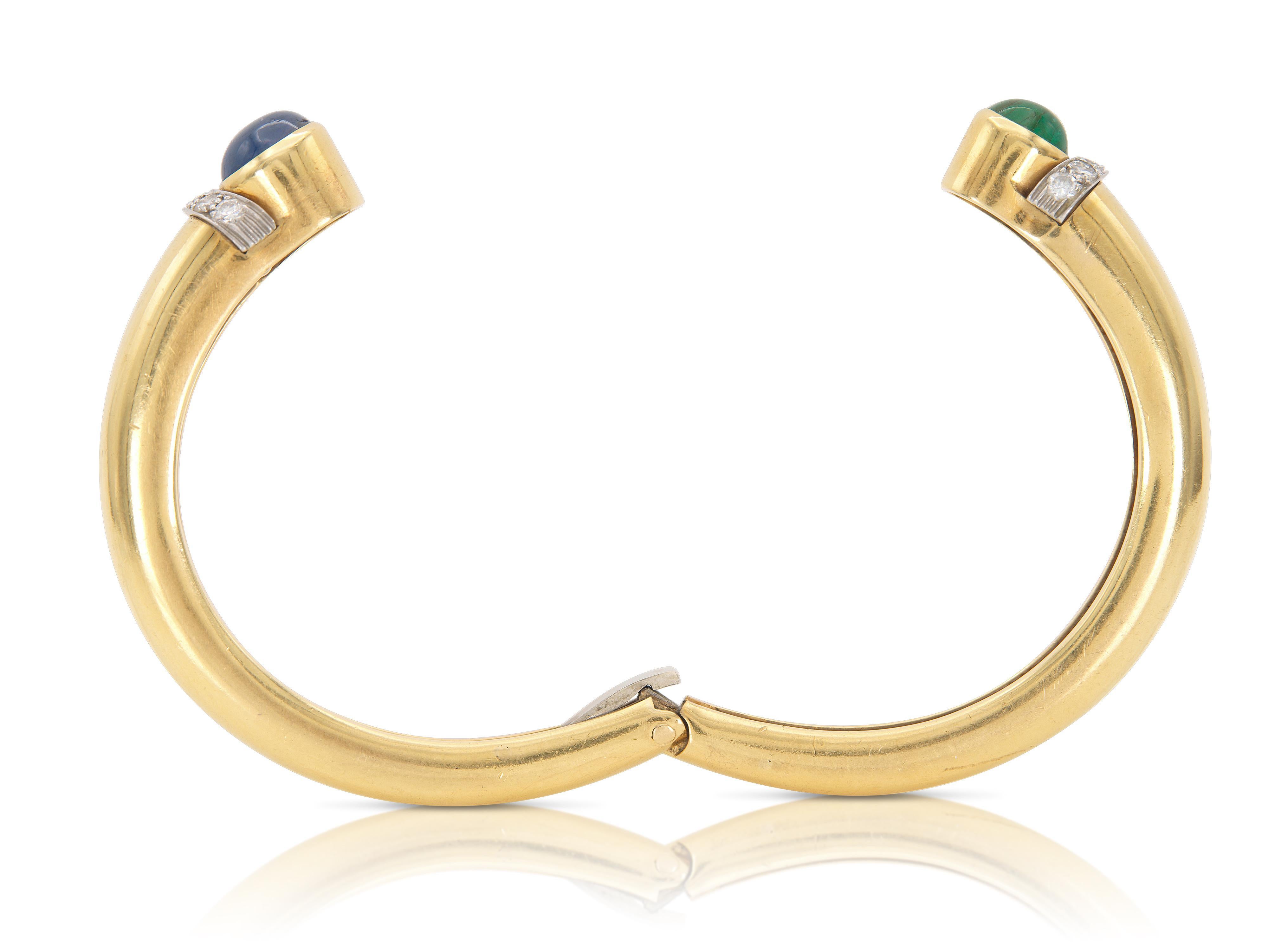 Vintage 1970s David Webb Gold Cuff Bracelet with Sapphire and Emerald In Good Condition For Sale In New York, NY