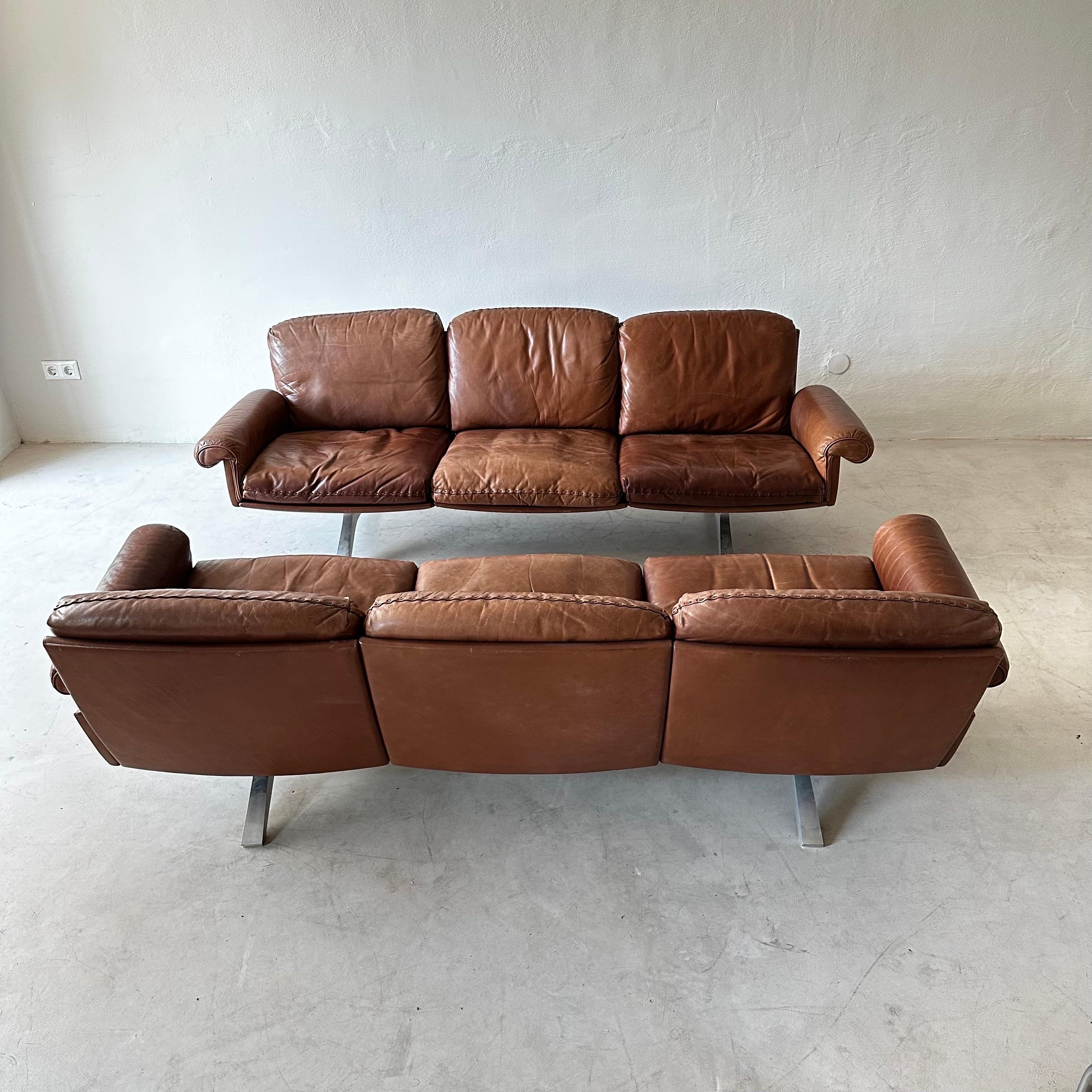 Mid-Century Modern Vintage 1970s De Sede DS 31 Designer Sofa Dark Cognac Brown Leather For Sale
