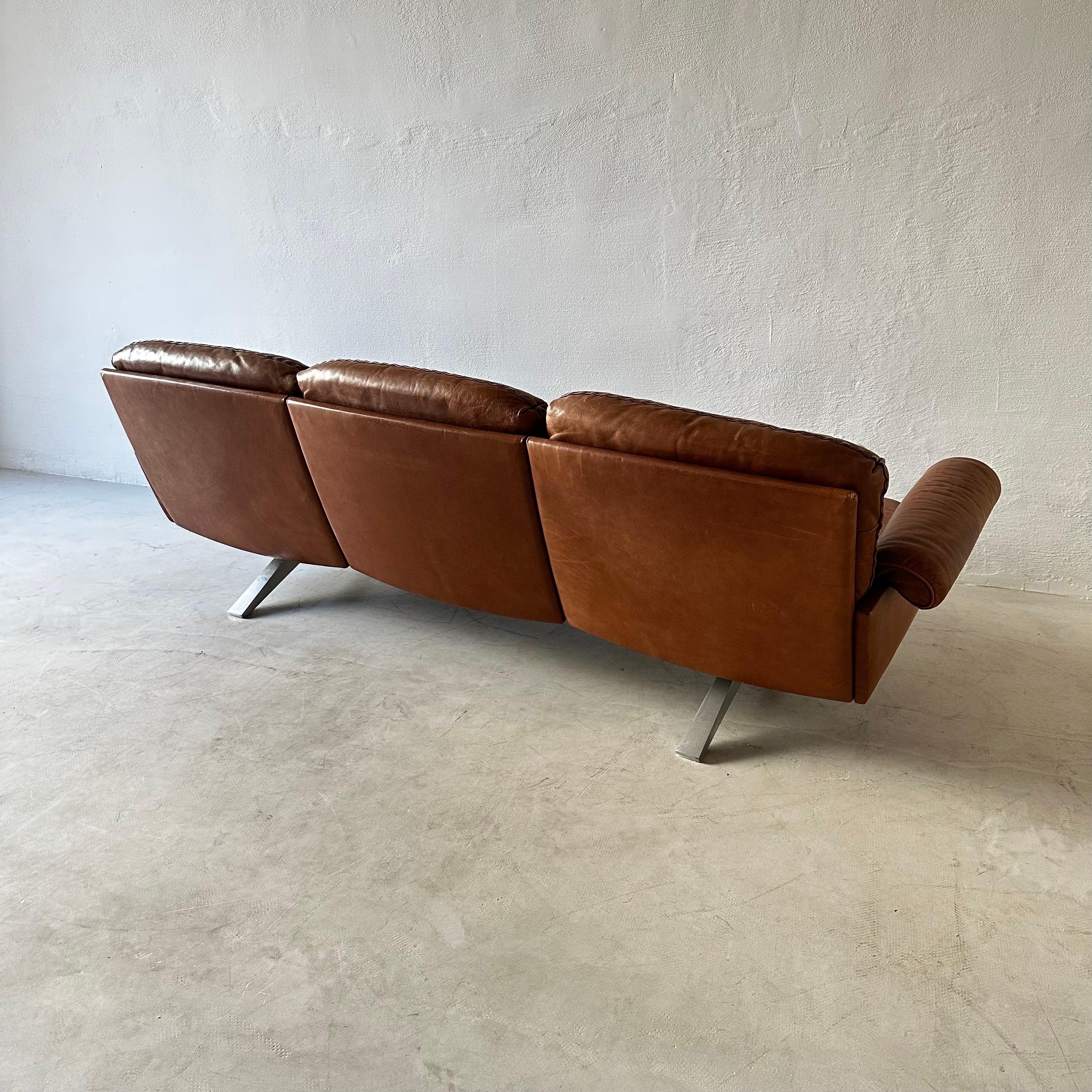 Mid-Century Modern Vintage 1970s De Sede Ds 31 Designer Sofa Dark Cognac Brown Leather For Sale