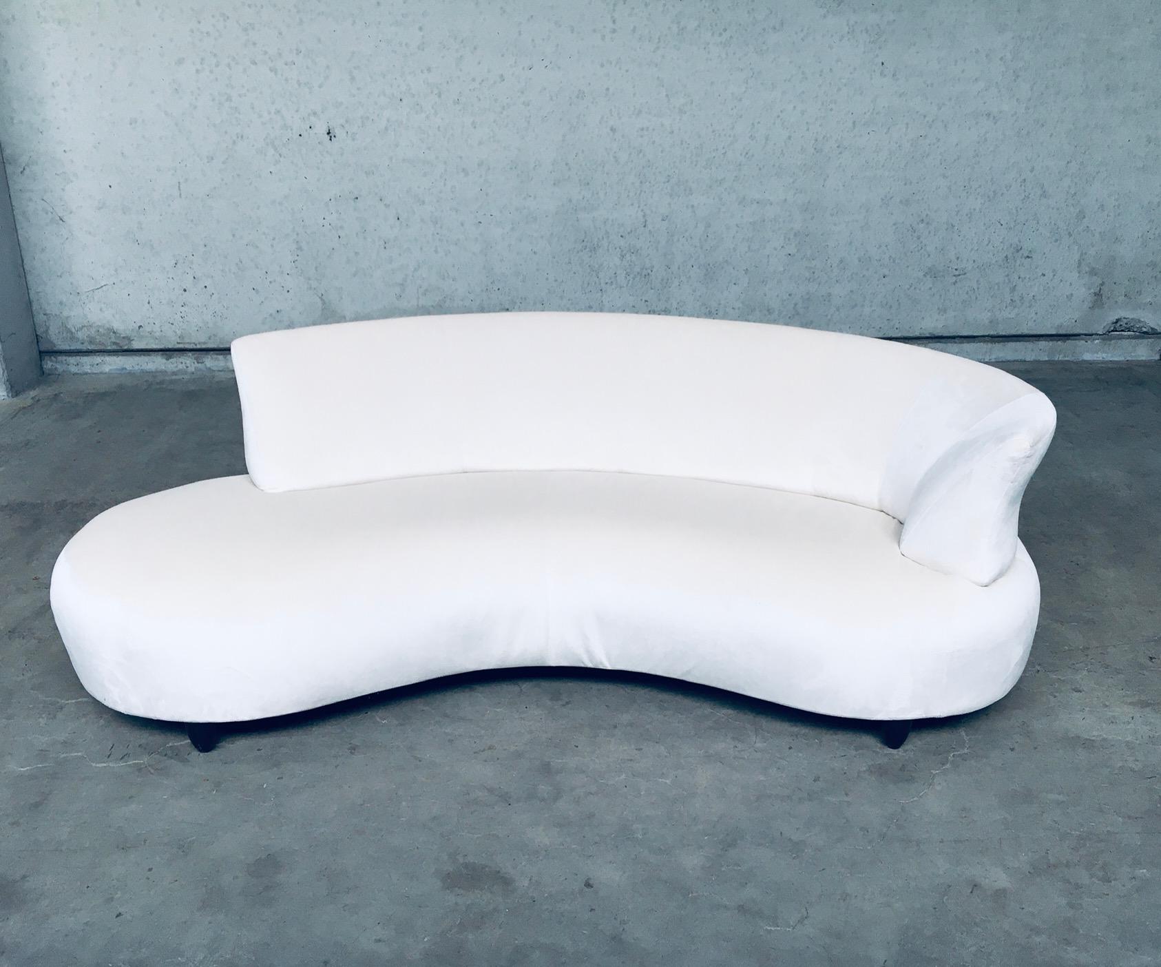 Vintage 1970's Design Serpentine Sofa For Sale 2