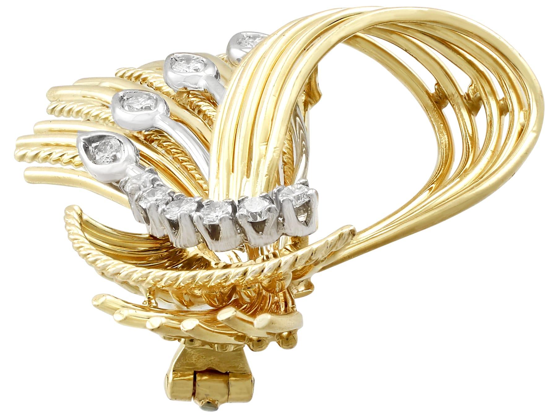 Rétro Broche vintage en or jaune 18 carats et diamants, années 1970 en vente