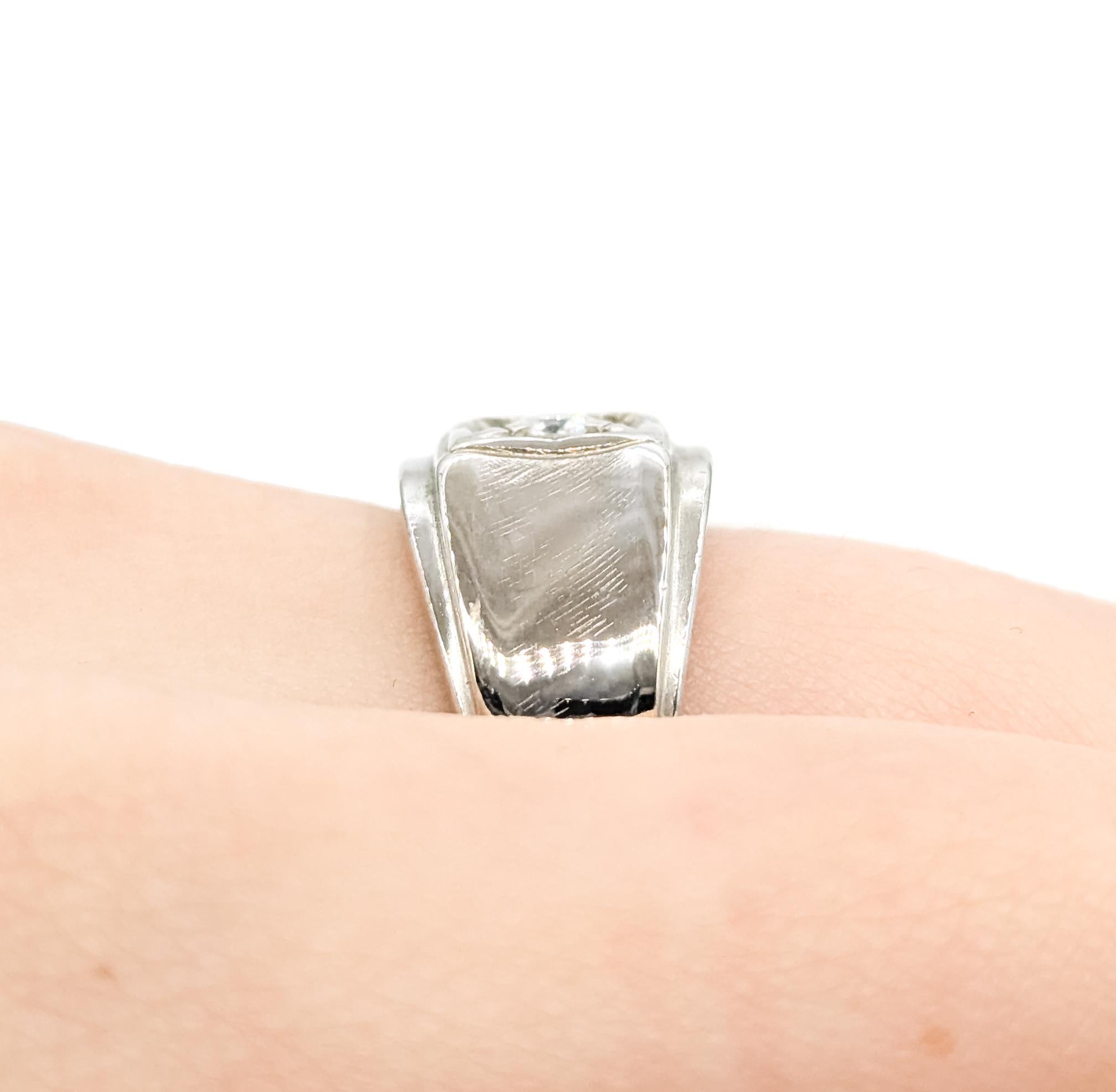 Taille ronde Vintage 1970's Diamond Hand Florentine Ring in 14k White Gold en vente