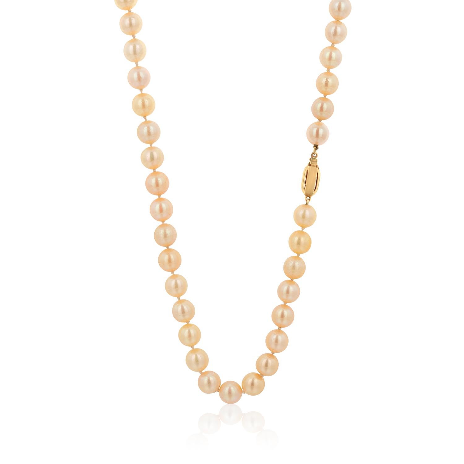 Vintage 1970s Double Strand Cultured Pearl 30 inch Long 14k Gold Clasp Necklace For Sale 2