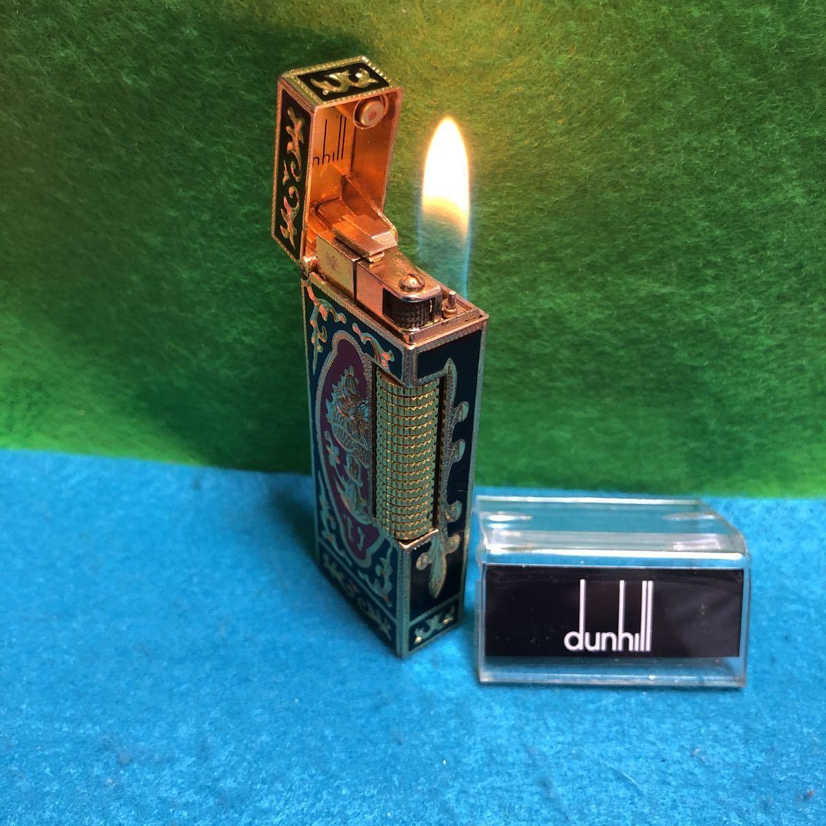 Vintage und selten Dunhill Roy King Rollagas Feuerzeug
Dunhill Roy King Rollagas Hier haben wir ein einzigartiges, SEHR RARES Exemplar eines von ROY KING entworfenen Dunhill Rollagas Feuerzeugs aus den 1970er Jahren, Gold mit roten und schwarzen