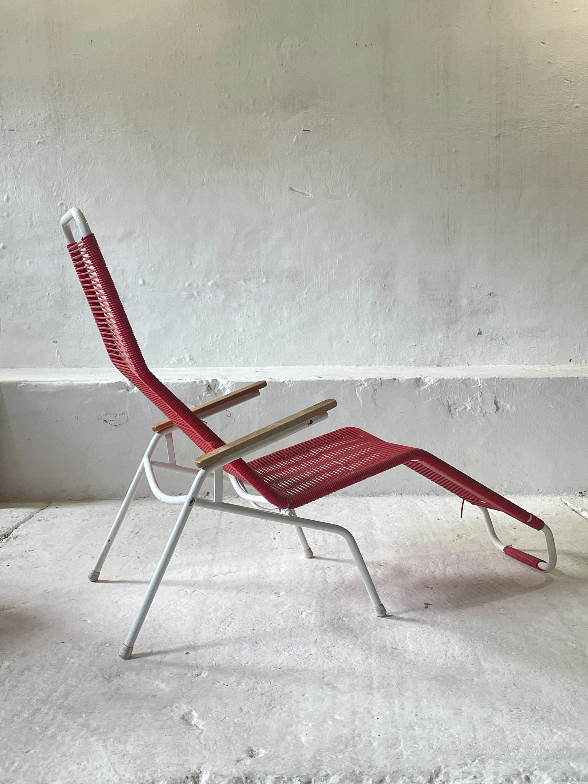 Moderno Vintage anni '70 Elefant Möbel Spaghetti Garden Recliner in vendita