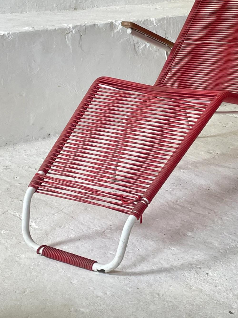 Vintage anni '70 Elefant Möbel Spaghetti Garden Recliner in vendita 1