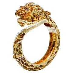 Bracelet tête de lion vintage des années 1970 en émail et diamants avec rubis