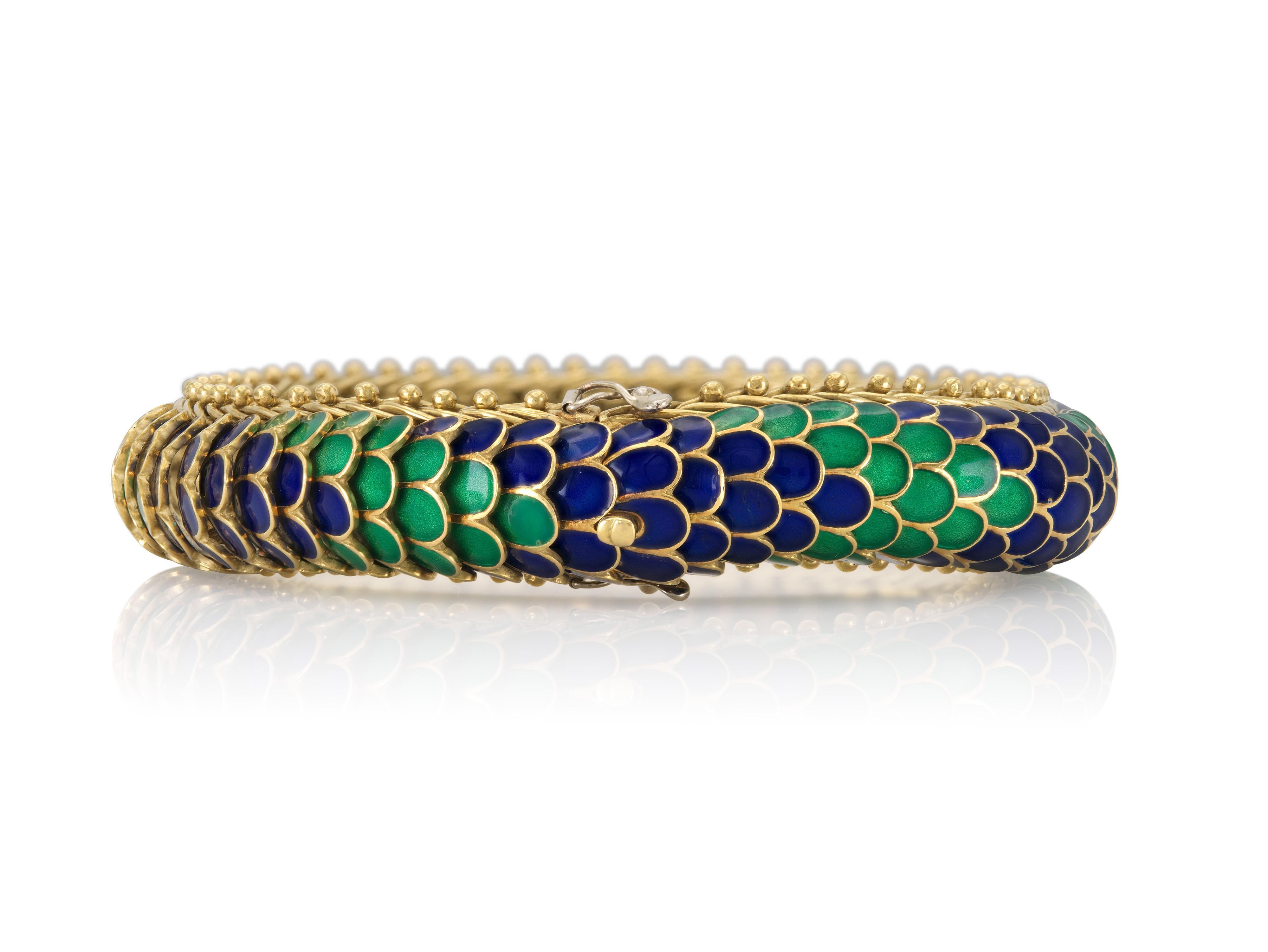 Pulsera vintage de los años 70 con escamas de dragón esmaltadas en Bueno estado para la venta en New York, NY