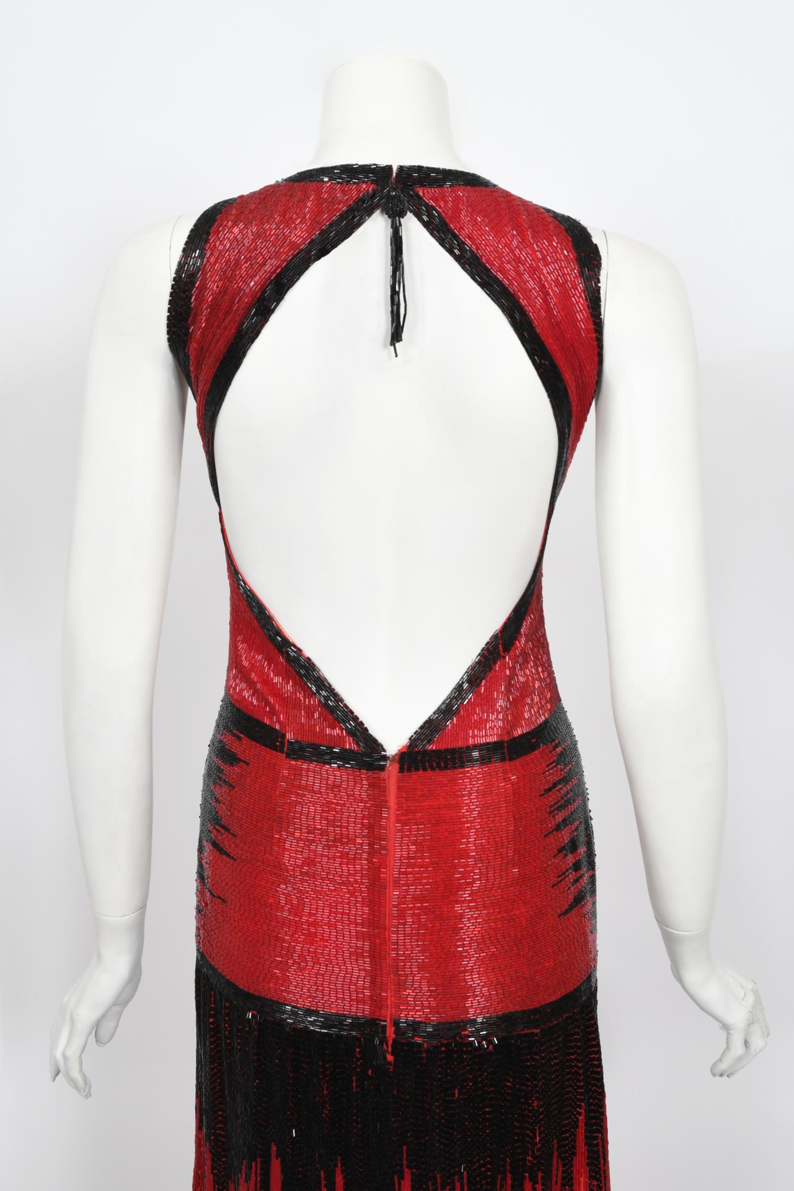 Ikonisches 1970er Jahre Museum Qualität Voll Perlen Couture Rückenfrei Schrägschnitt Geschliffenes Kleid  im Angebot 9