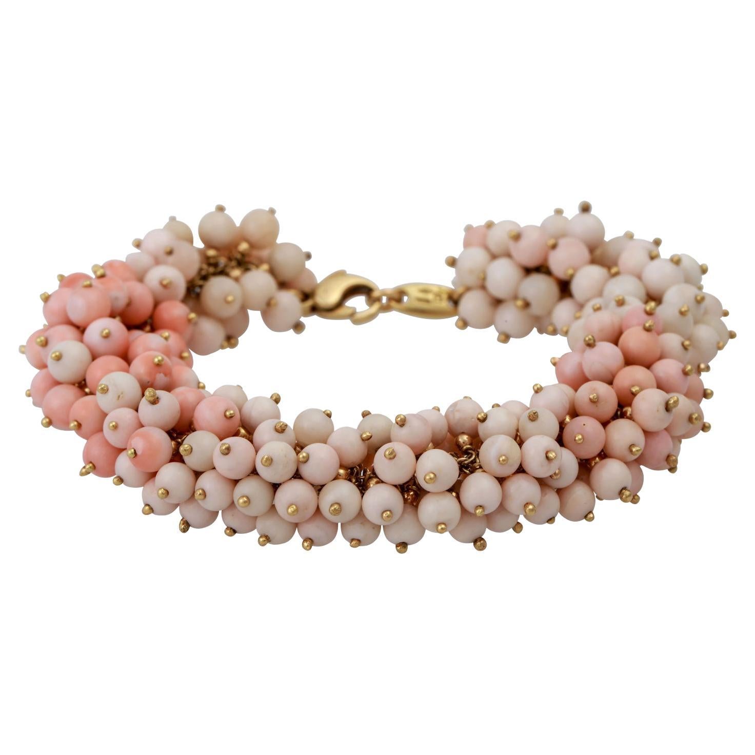 Feines Korallen-Kugelarmband aus Engelshaut in GG 18 K, 1970er Jahre im Angebot