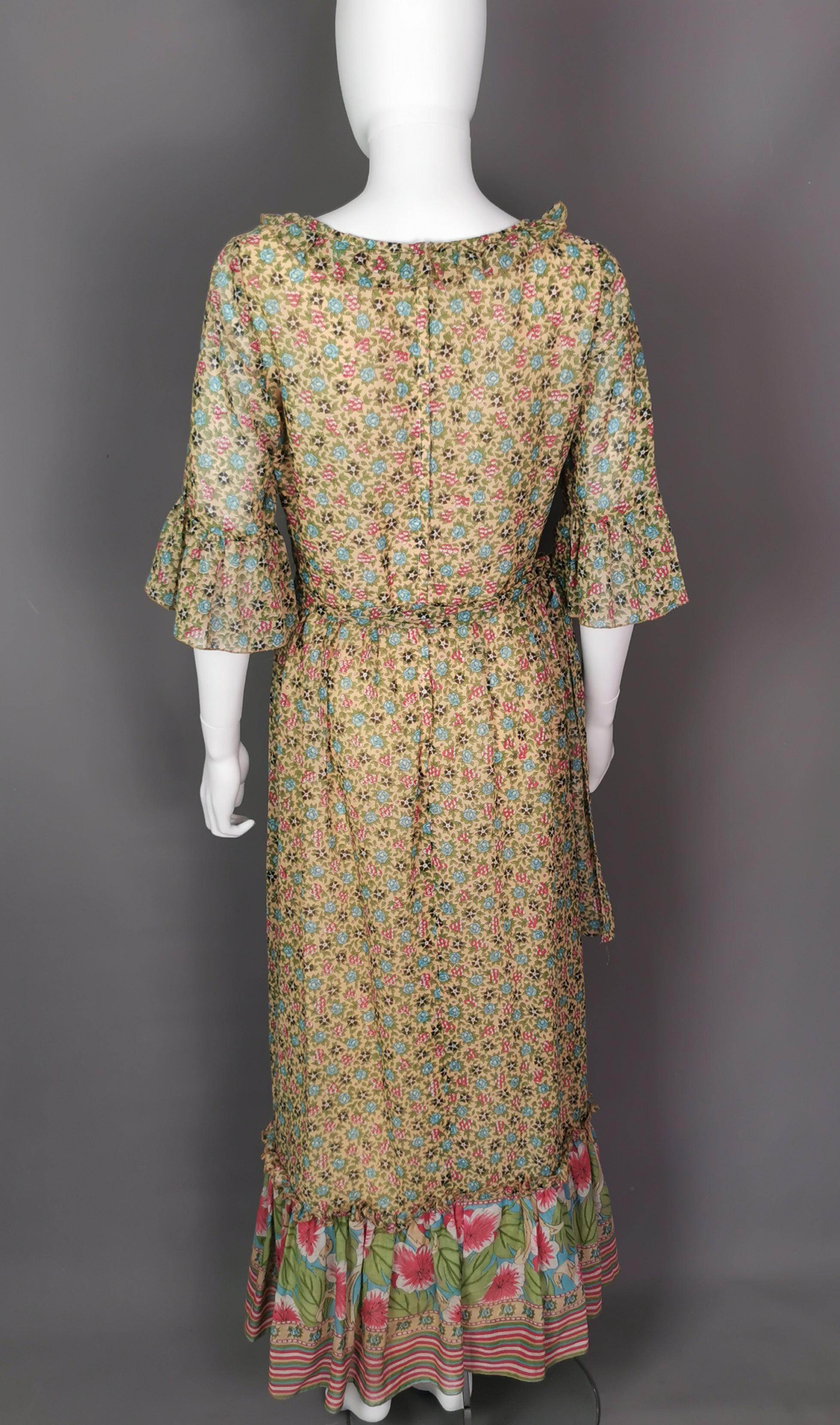 Vintage 1970s floral maxi dress, Boho, frill hem  For Sale 6