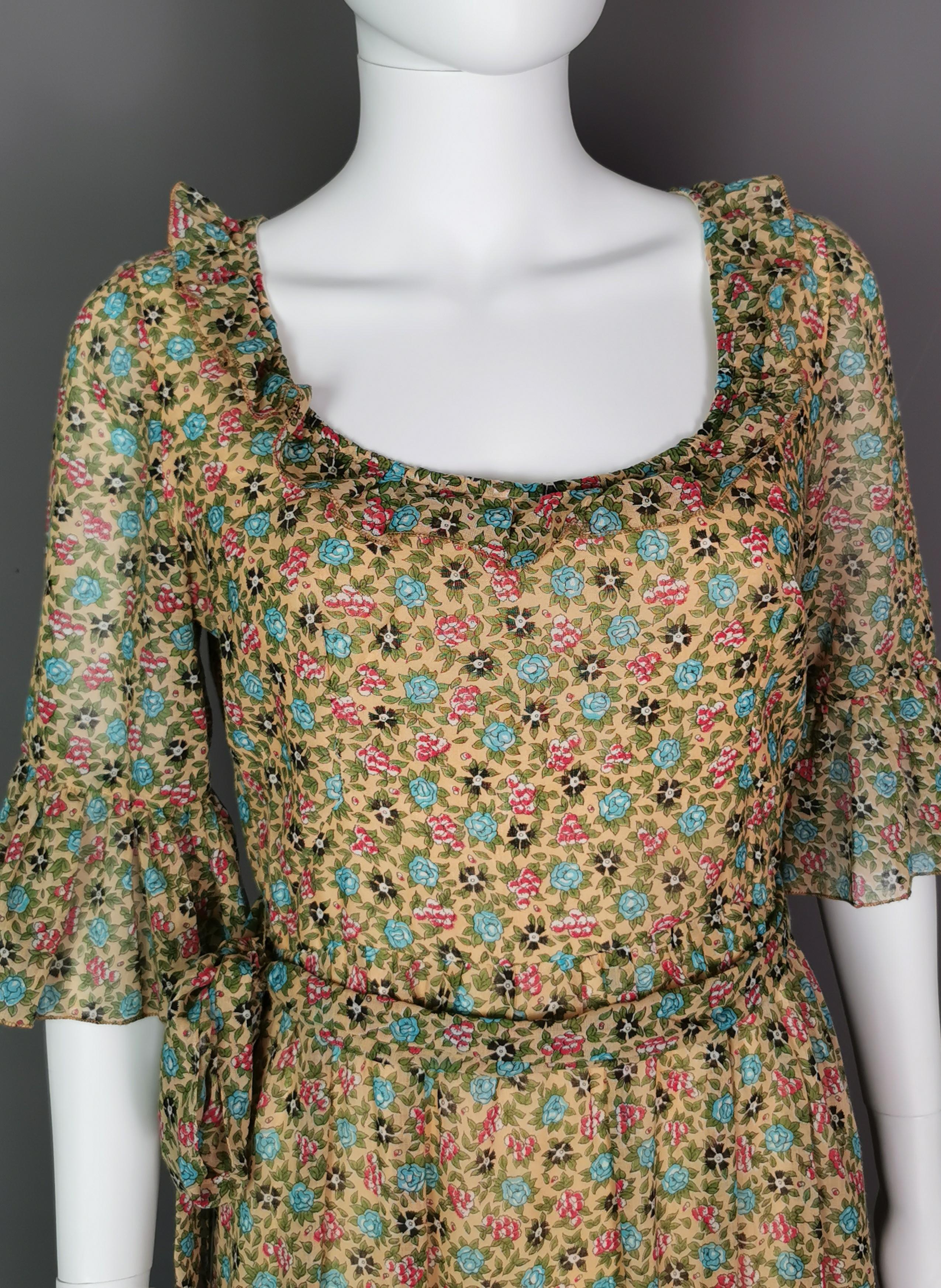 Vintage 1970s floral maxi dress, Boho, frill hem  For Sale 2