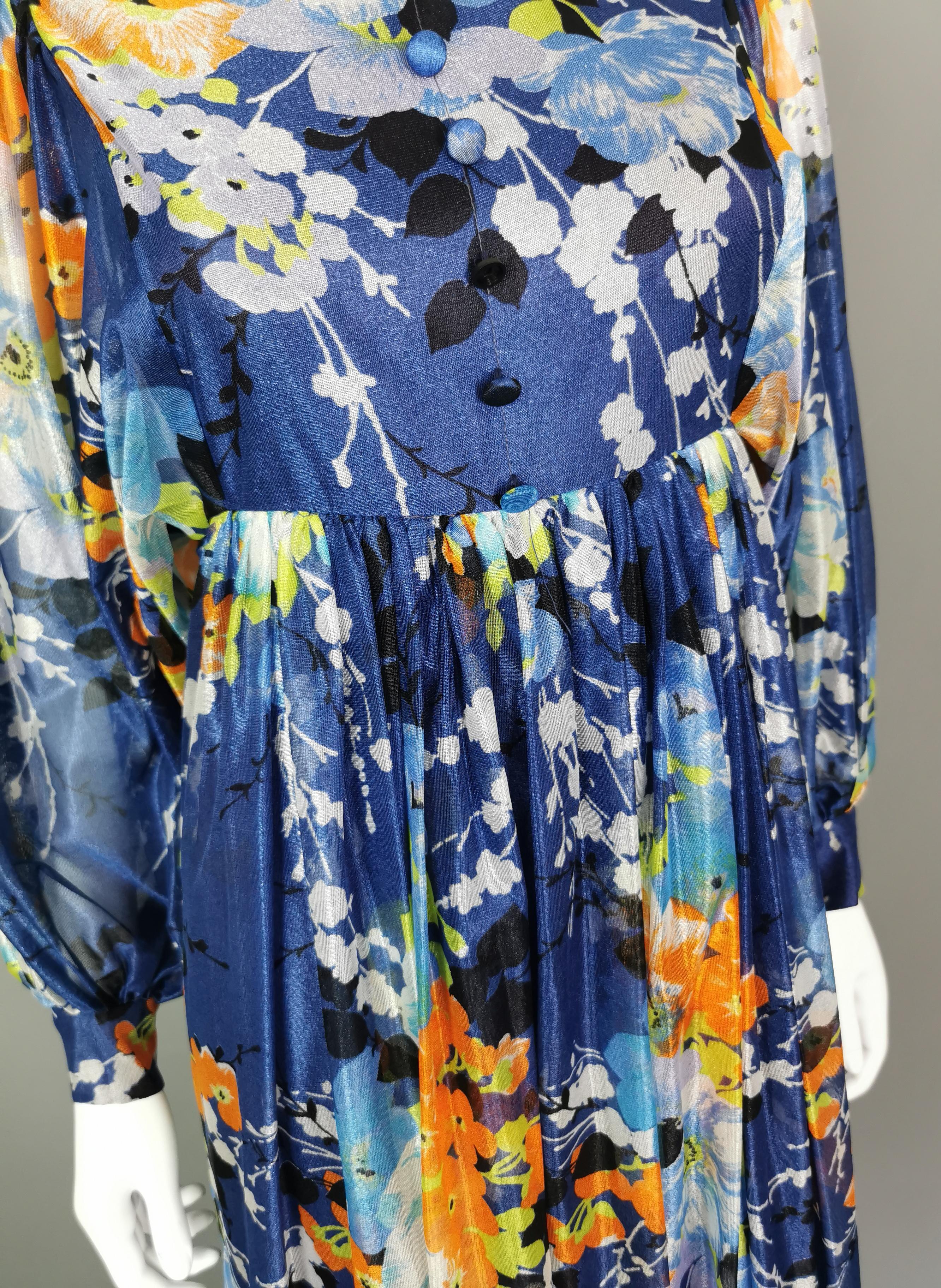 Vintage 1970s floral maxi dress, Boho style  For Sale 7