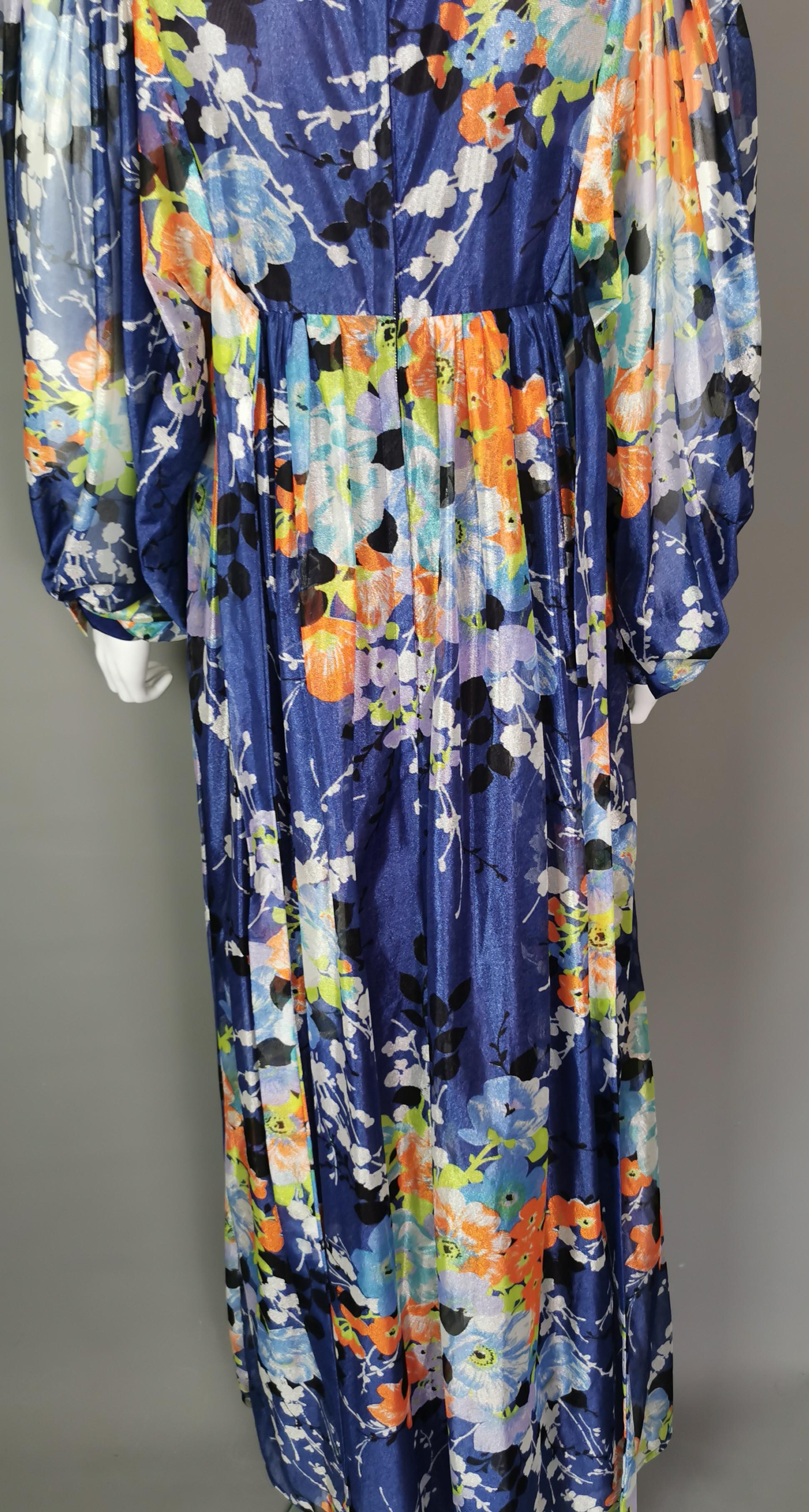 Vintage 1970s floral maxi dress, Boho style  In Fair Condition For Sale In NEWARK, GB