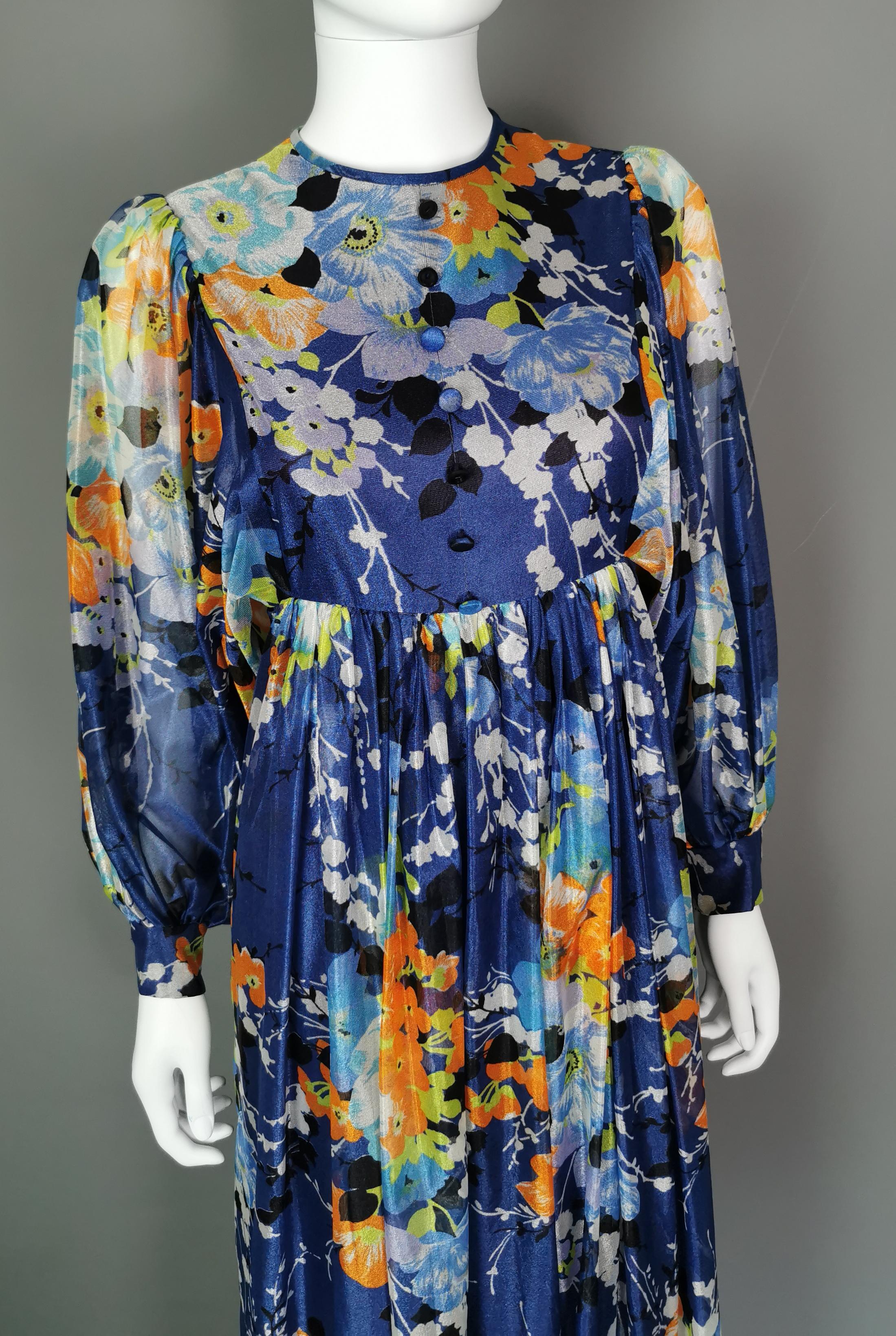 Vintage 1970s floral maxi dress, Boho style  For Sale 5