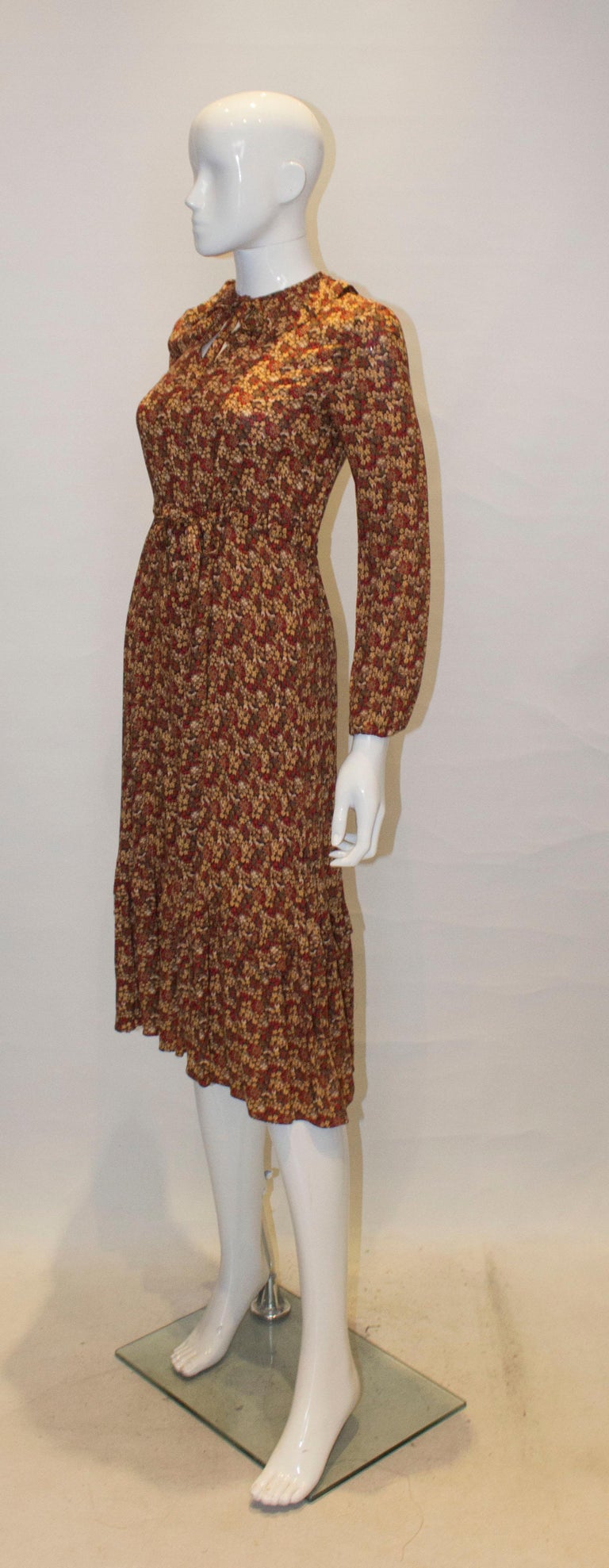 Vintage 1970s Floral Print Dress For Sale at 1stDibs