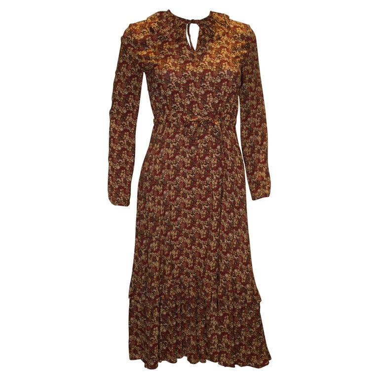 Vintage 1970s Floral Print Dress with Frill Collar For Sale at 1stDibs