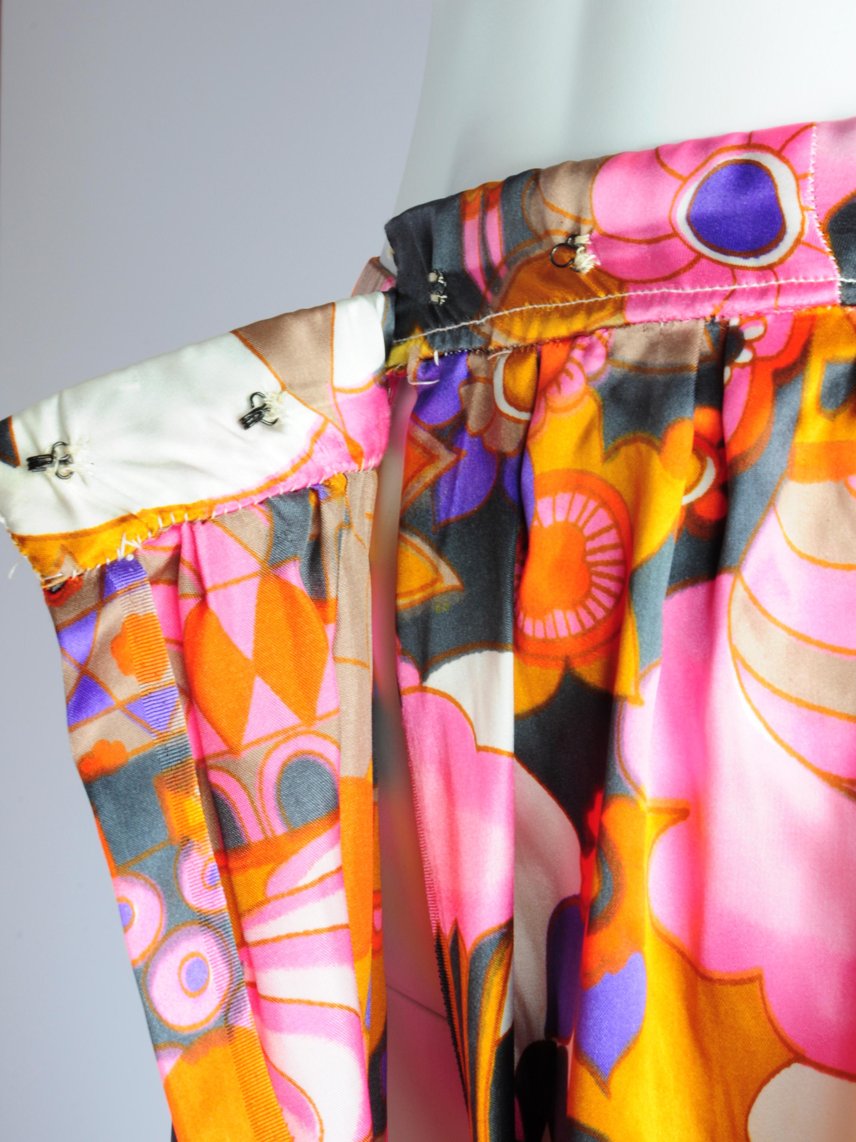 Vintage Maxi Skirt with Flower Power Moskow Print 1970s For Sale 1