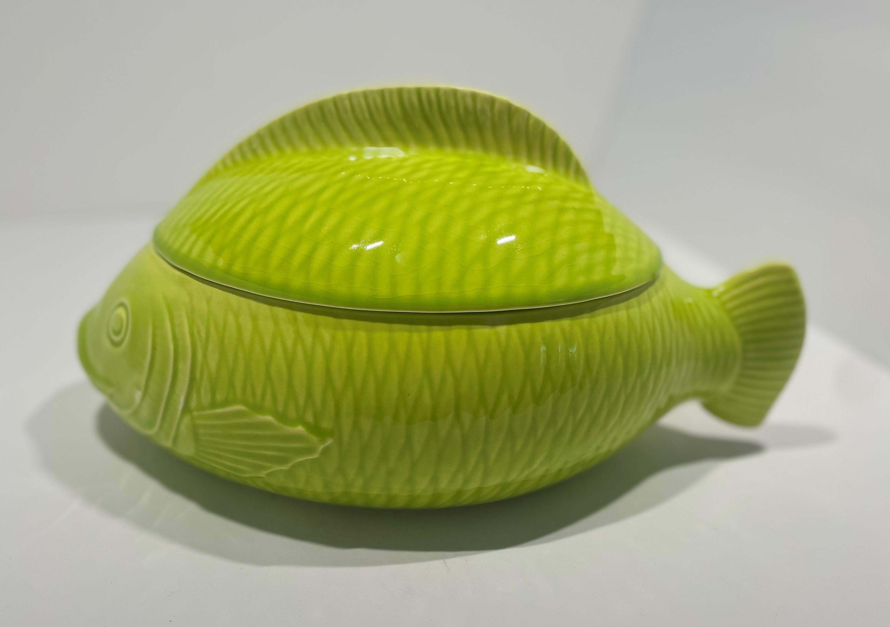 Sopera de pescado francesa de Chartreuse de Motaheda, vintage, años 70 finales del siglo XX en venta