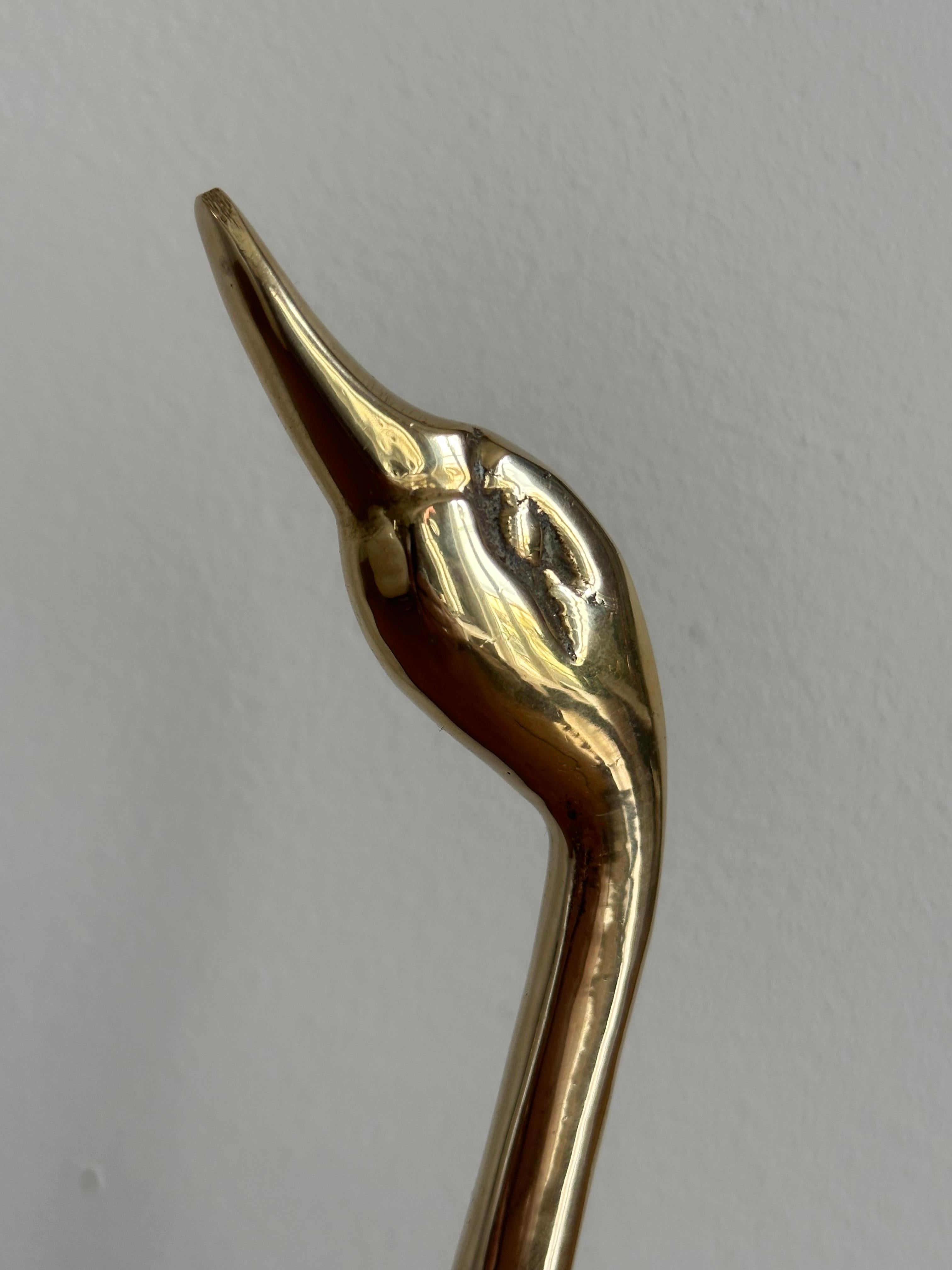 Vintage 1970s French Polished Brass Elegant Decorative Swan Paperweight 7
