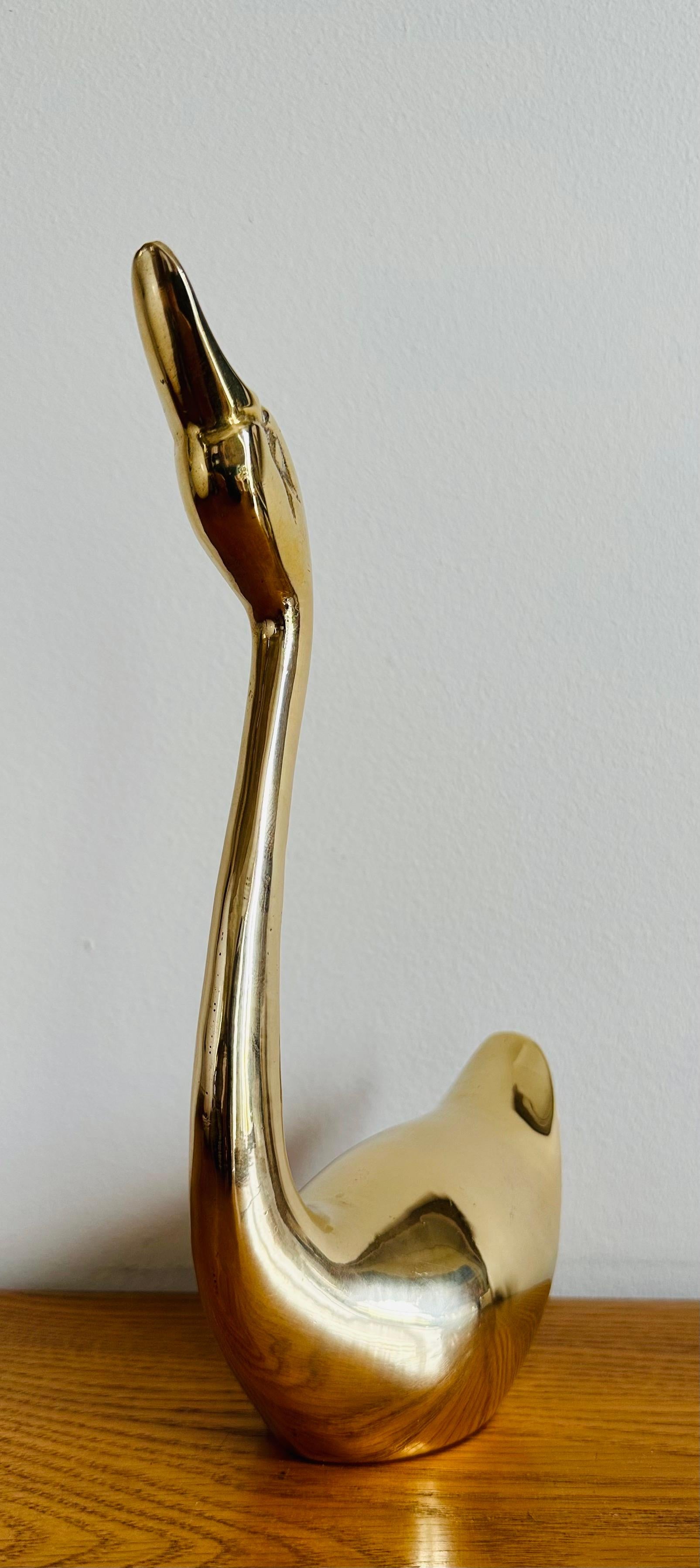 Mid-Century Modern Vintage 1970s French Polished Brass Elegant Decorative Swan Paperweight