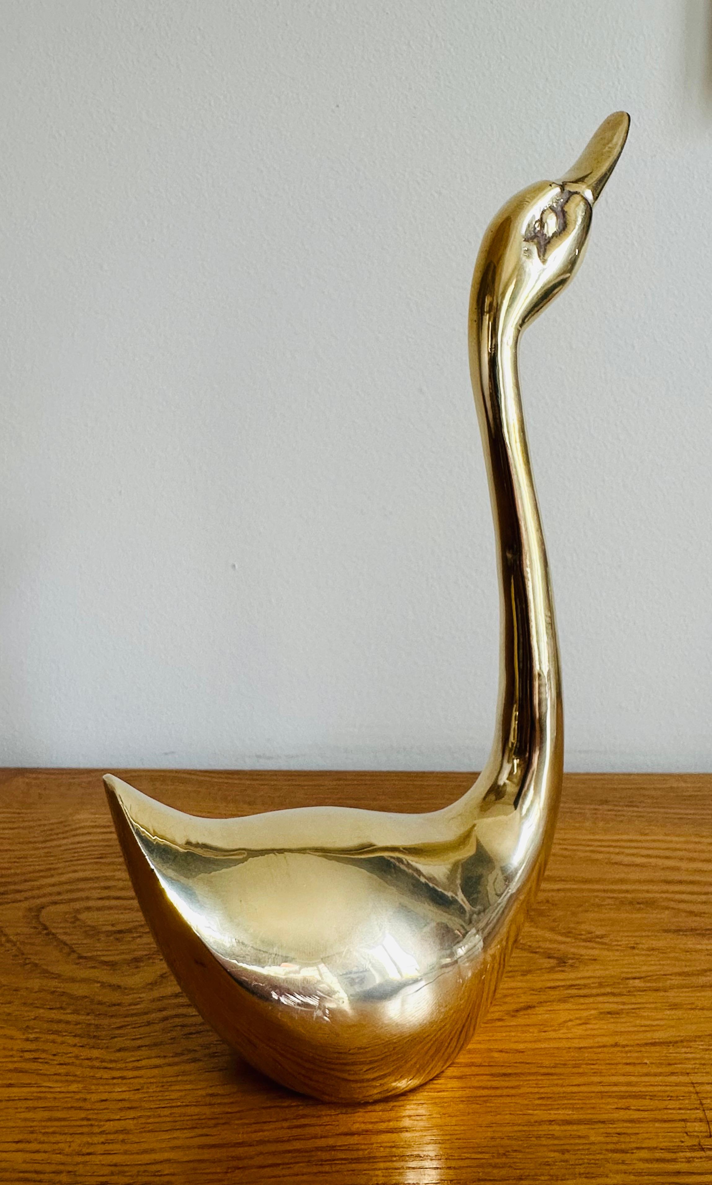 Vintage 1970s French Polished Brass Elegant Decorative Swan Paperweight 2