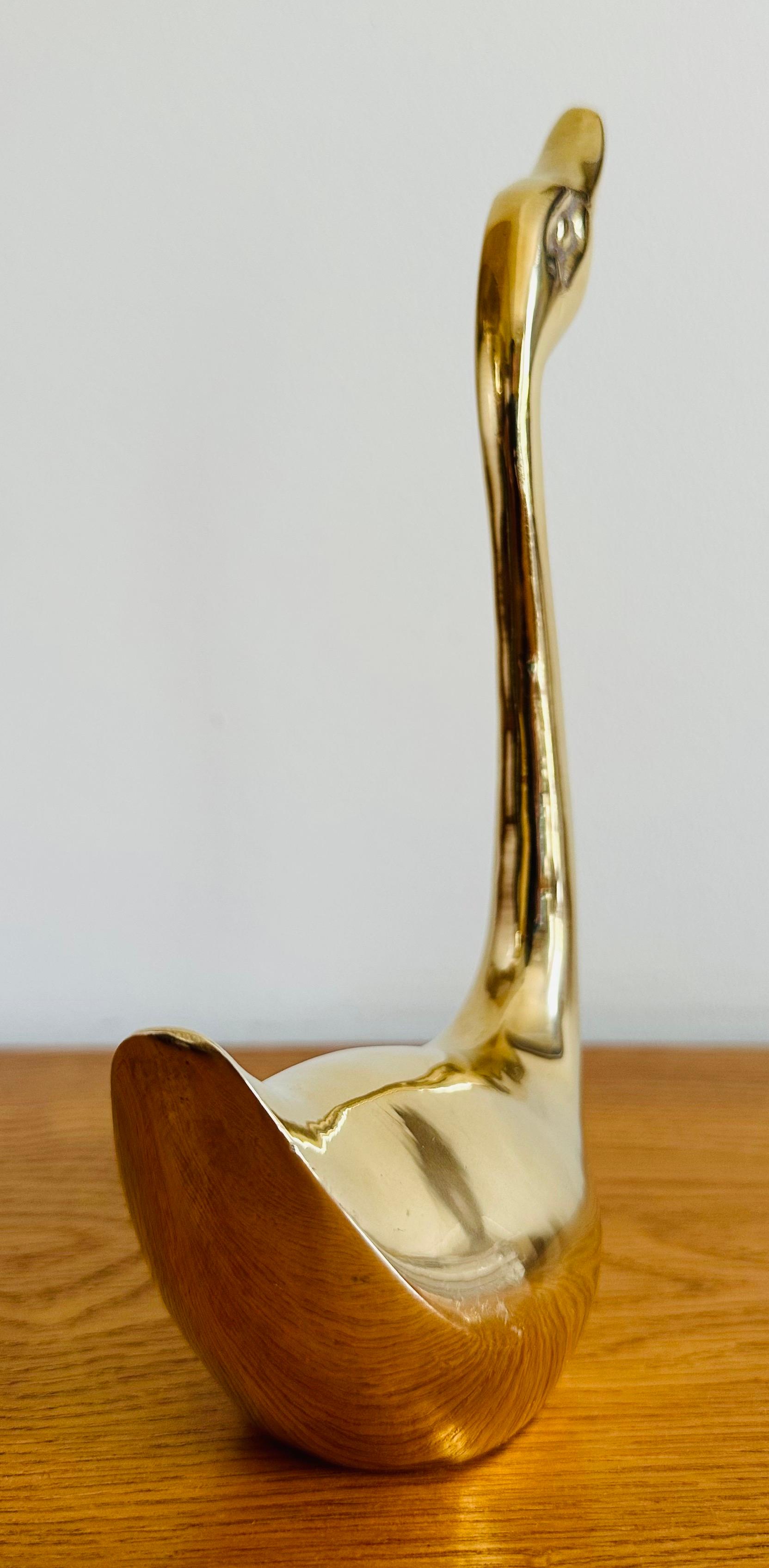 Vintage 1970s French Polished Brass Elegant Decorative Swan Paperweight 4