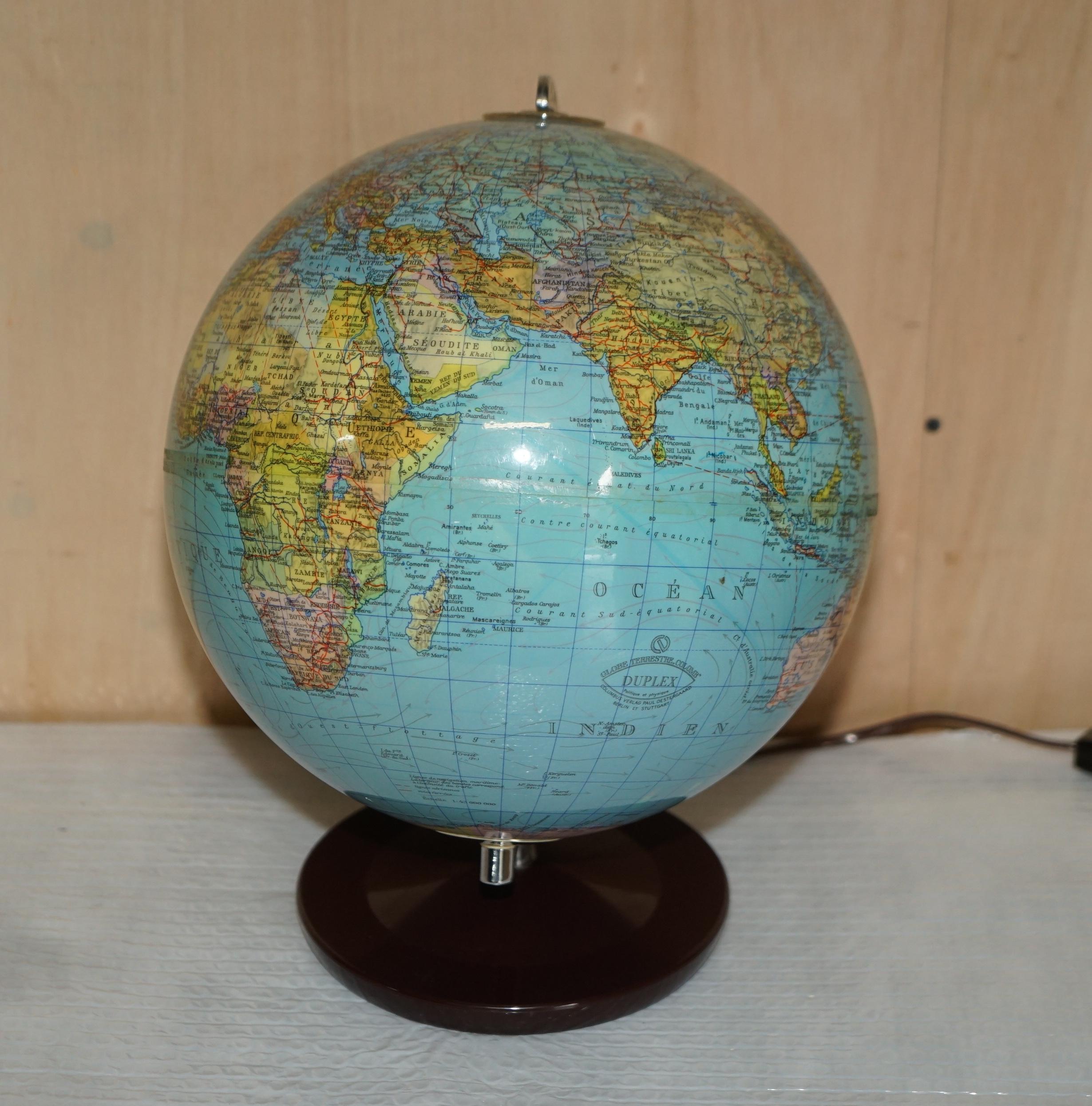 Royal House Antiques

Royal House Antiques is delighted to offer for sale this lovely vintage globe lamp which has been fully rewired 

A very good looking, decorative and educational lamp, the light has a very 1970's dull yellow hew to it, its not