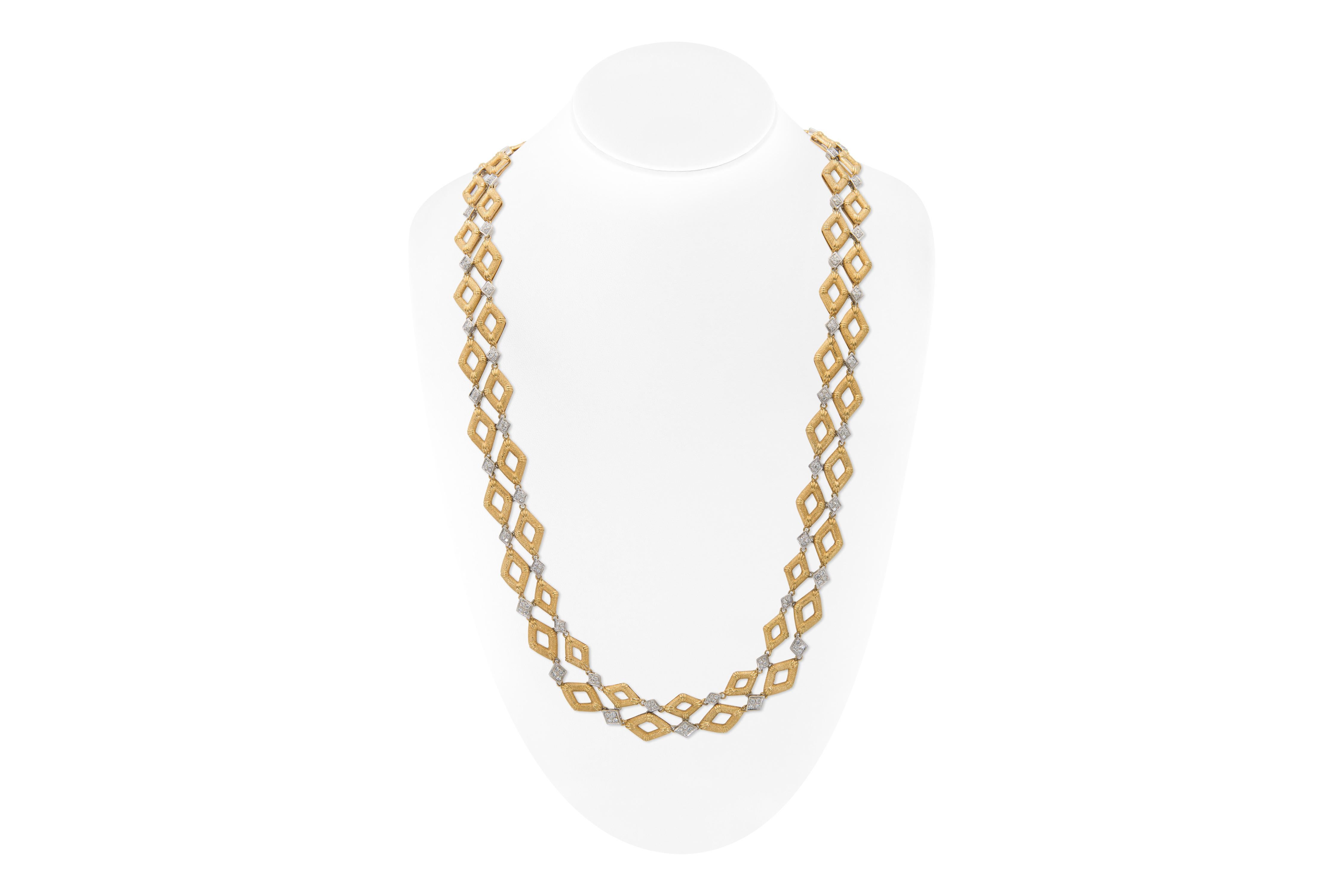Finement réalisé en or jaune et blanc 18k avec des diamants ronds de taille brillant pesant approximativement un total de 10,00 carats.
Circa 1970
Collier : 30 pouces
Bracelet : 8 pouces