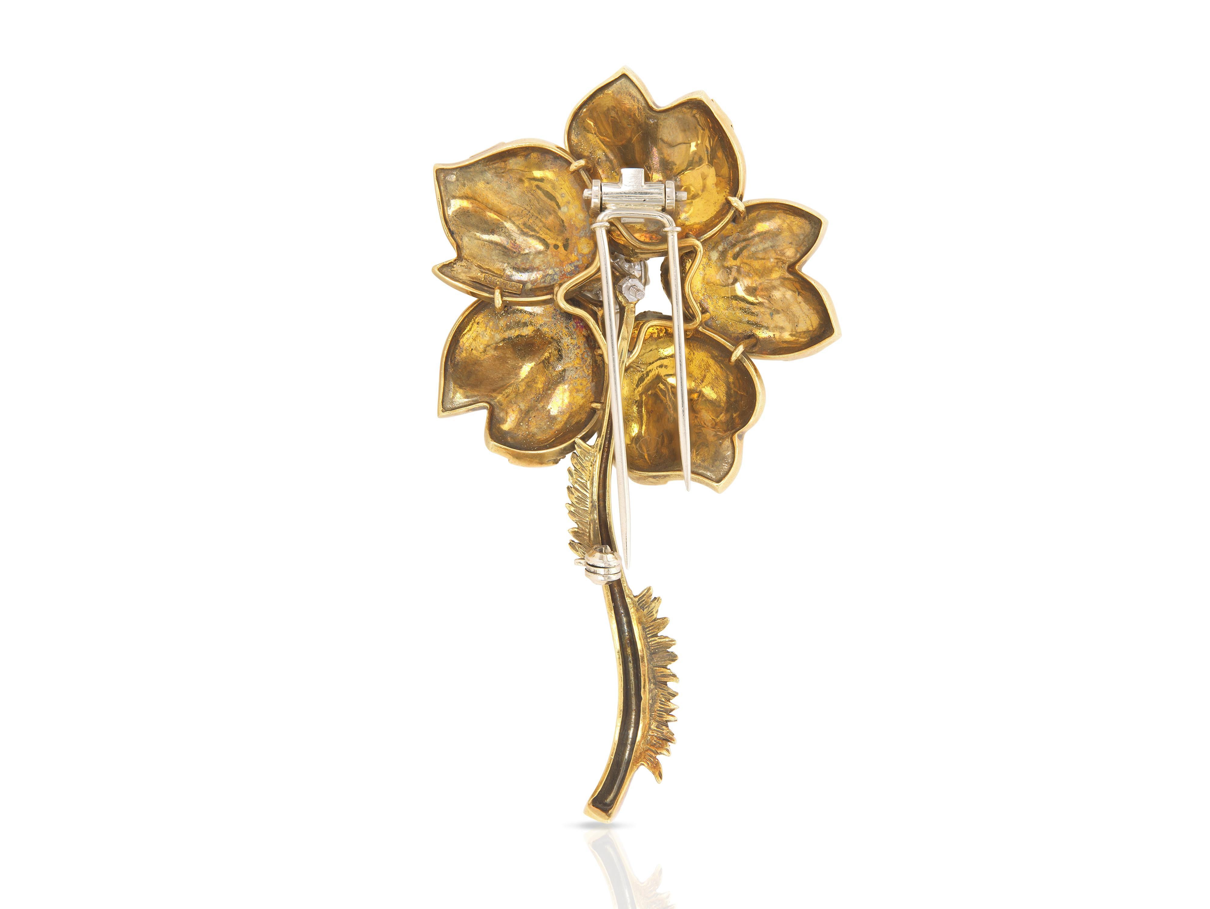 Blumenbrosche aus Gold und 1,15 Karat Diamanten, Vintage, 1970er Jahre im Zustand „Gut“ im Angebot in New York, NY