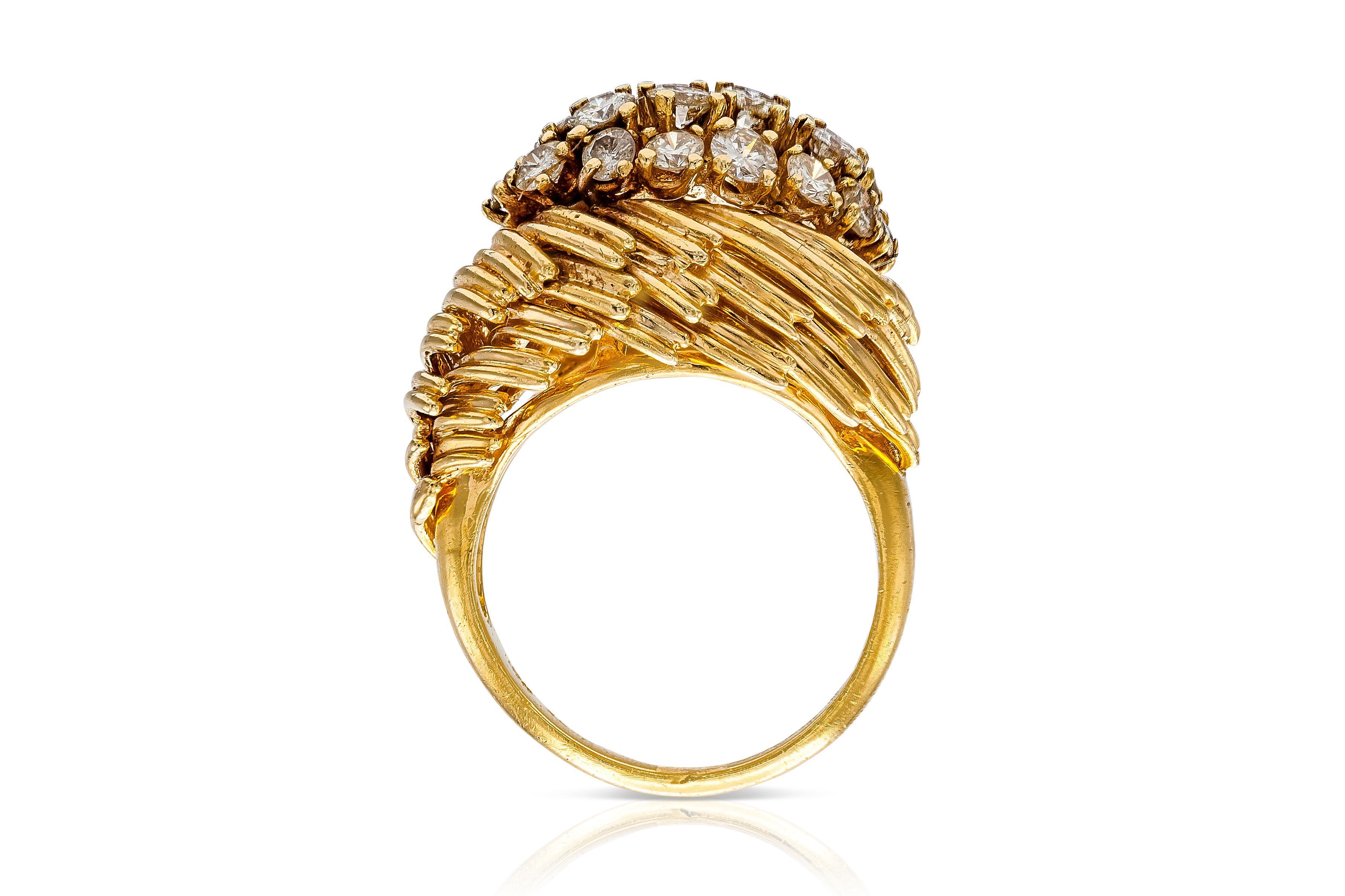 Vintage 1970s Gold and Diamond Feather Design Domed Ring In Good Condition For Sale In New York, NY