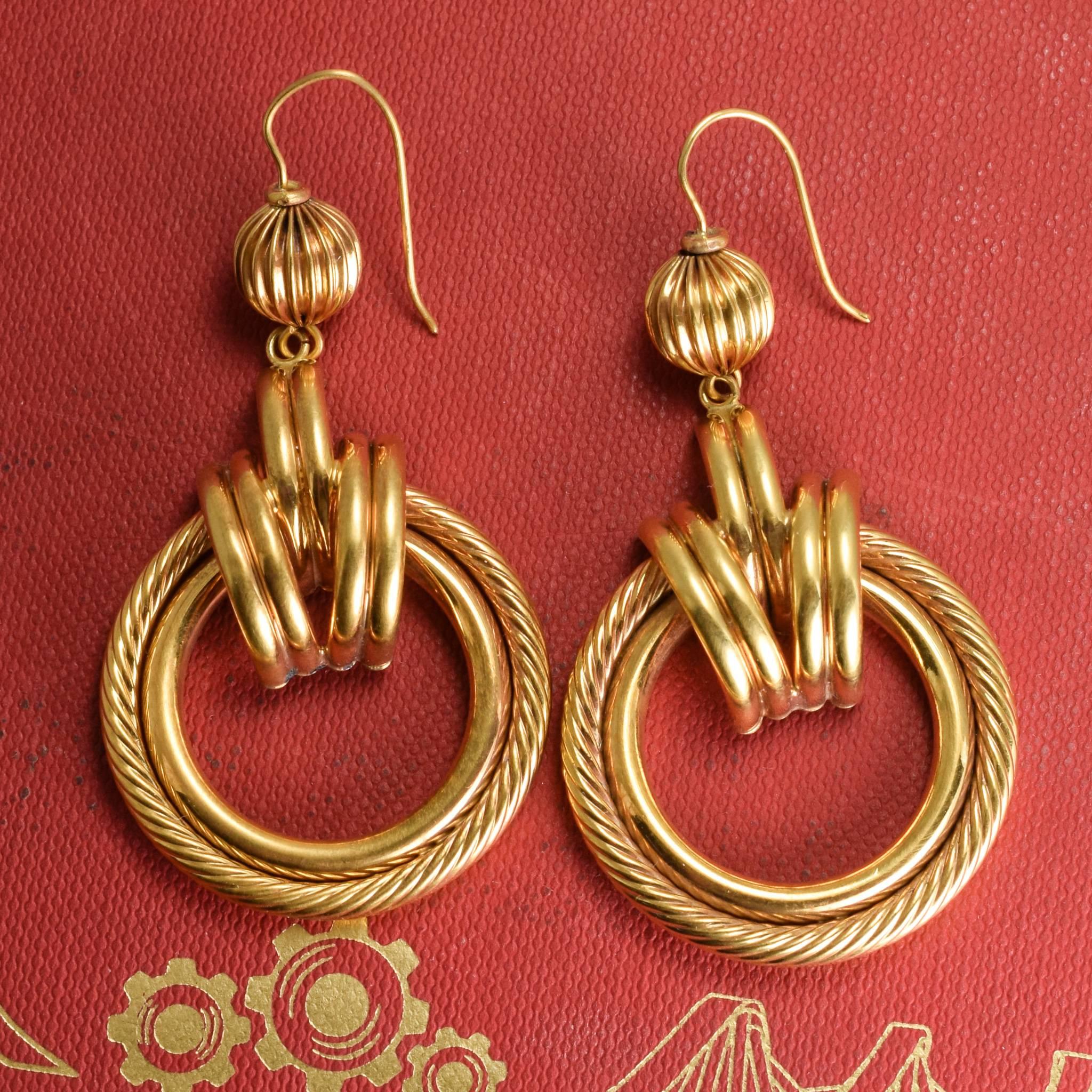 Vintage 1970s Gold Earrings In Excellent Condition In Sale, Cheshire