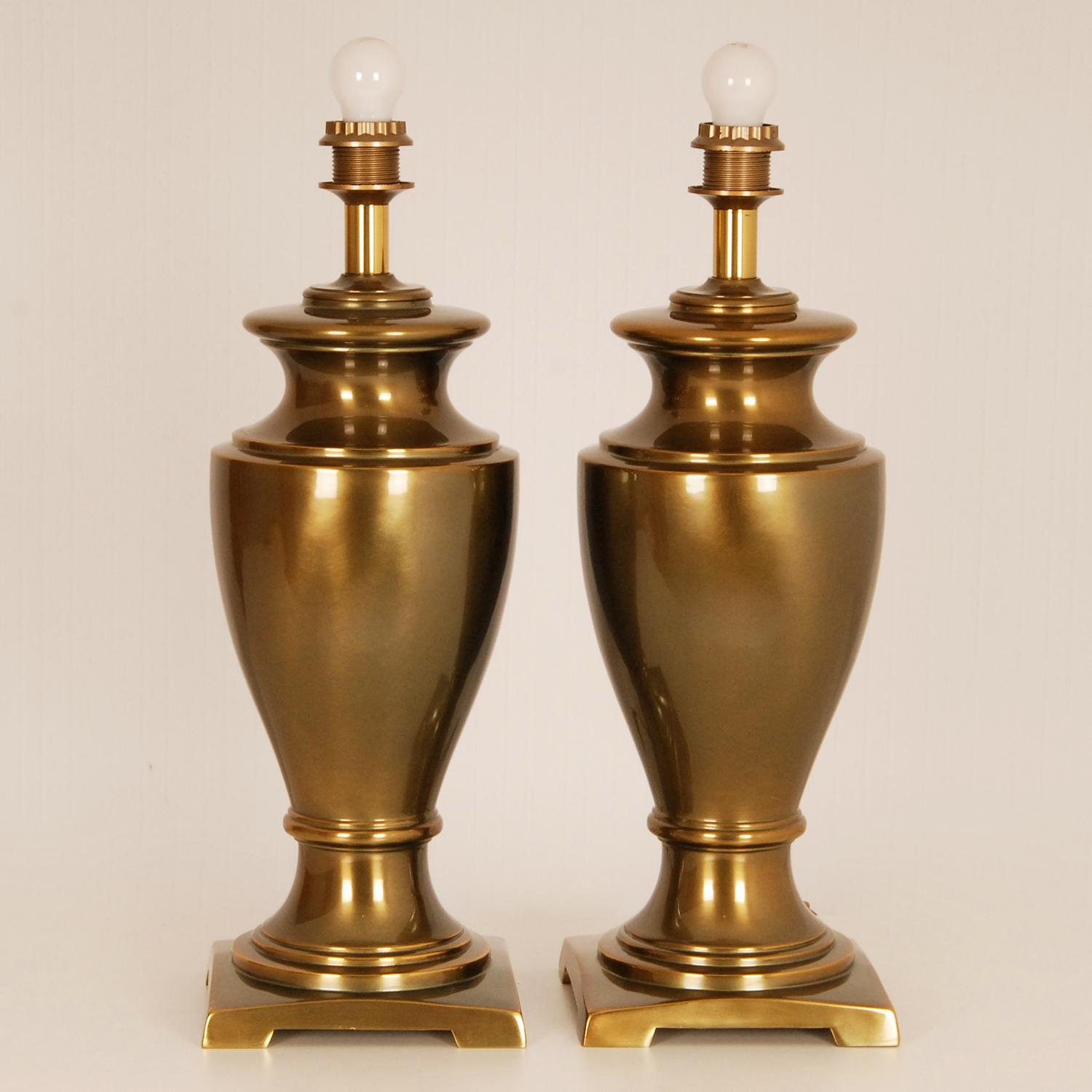 20th Century Vintage 1970s Gold Gilt Brass Neoclassical Vase Table Lamps, a Pair For Sale