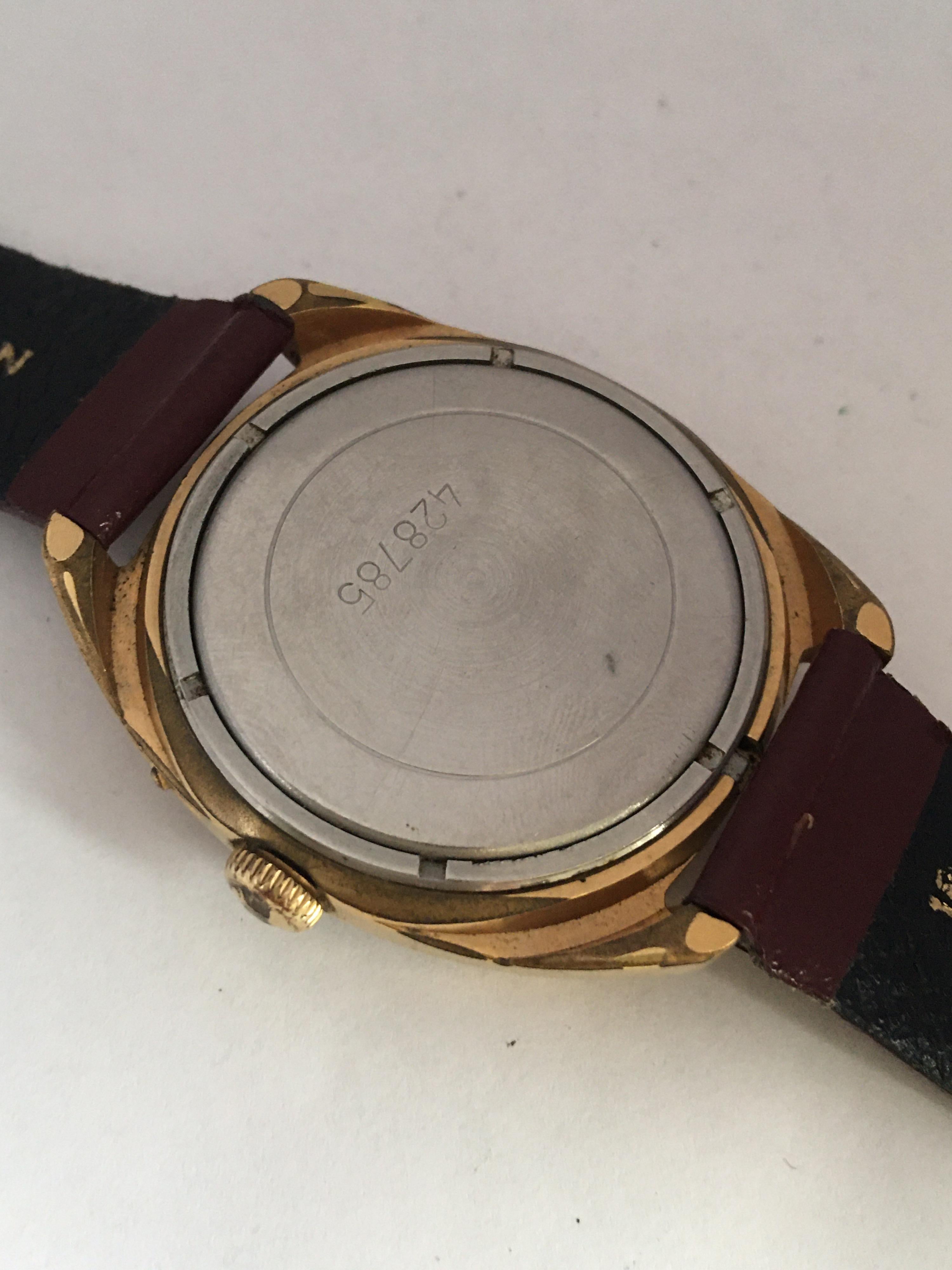 Vintage 1970s Gold-Plated and Stainless Steel Back SLAVA Mechanical Watch For Sale 1
